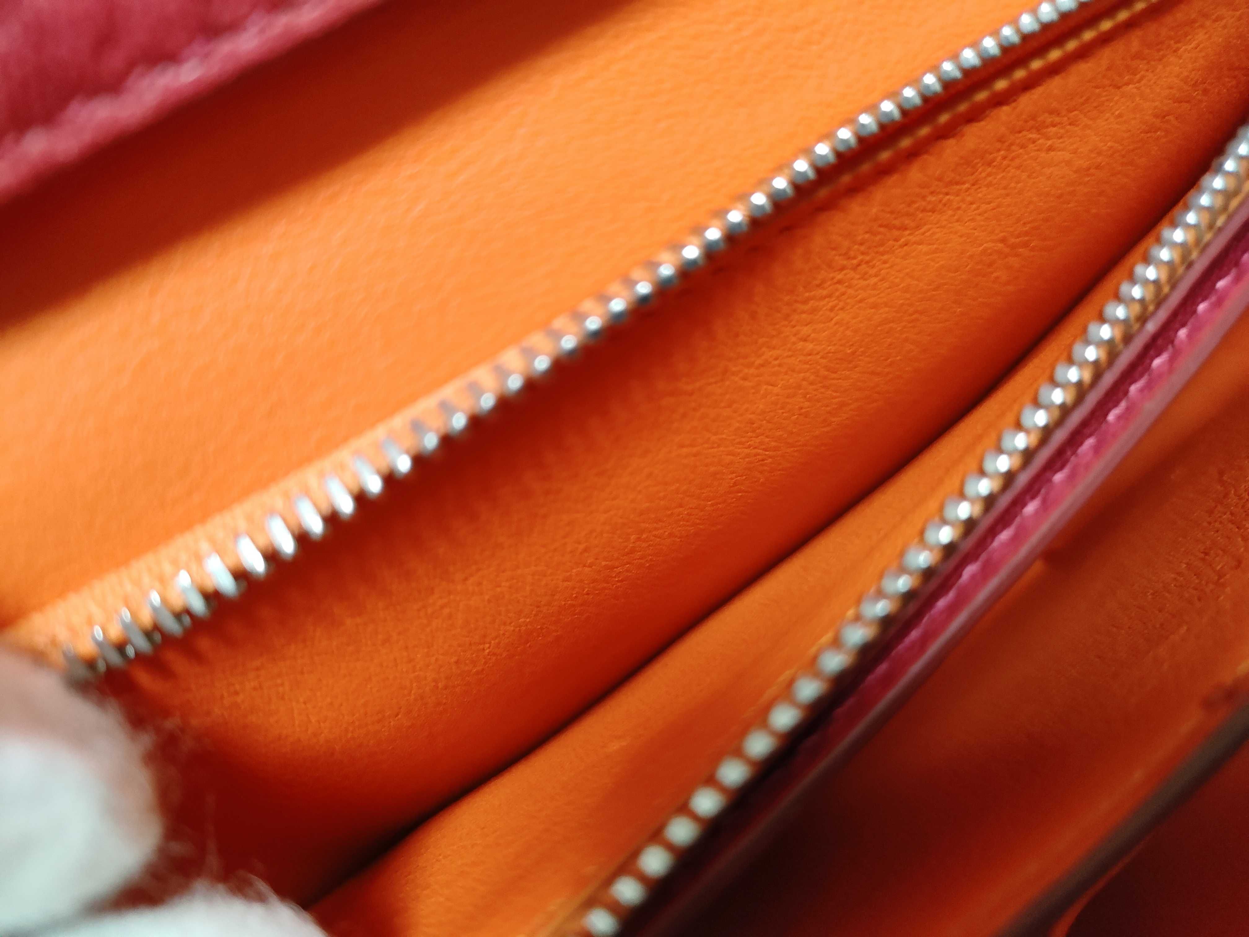 Classic Box Medium Leather Shoulder Bag — view 12