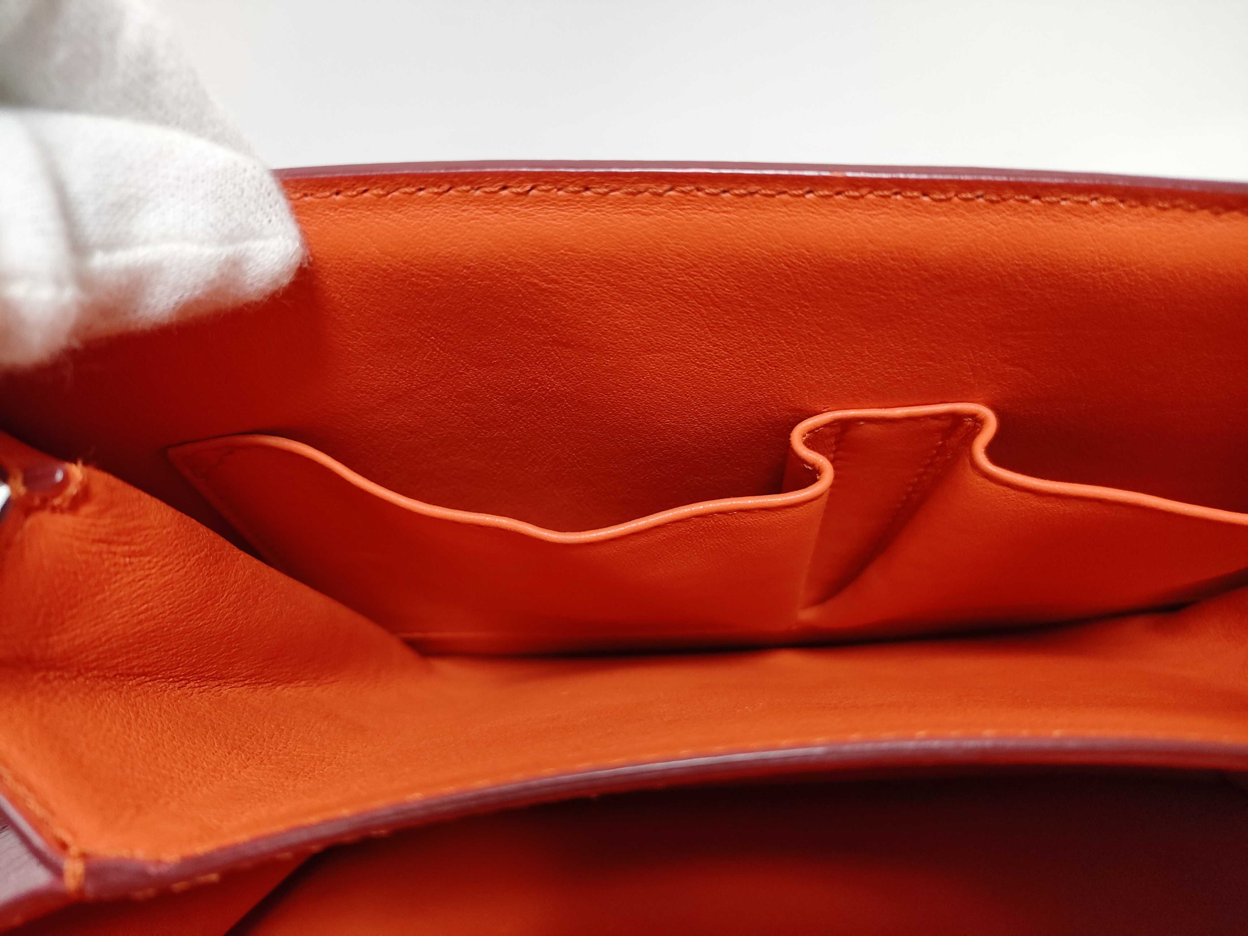Classic Box Medium Leather Shoulder Bag — view 14