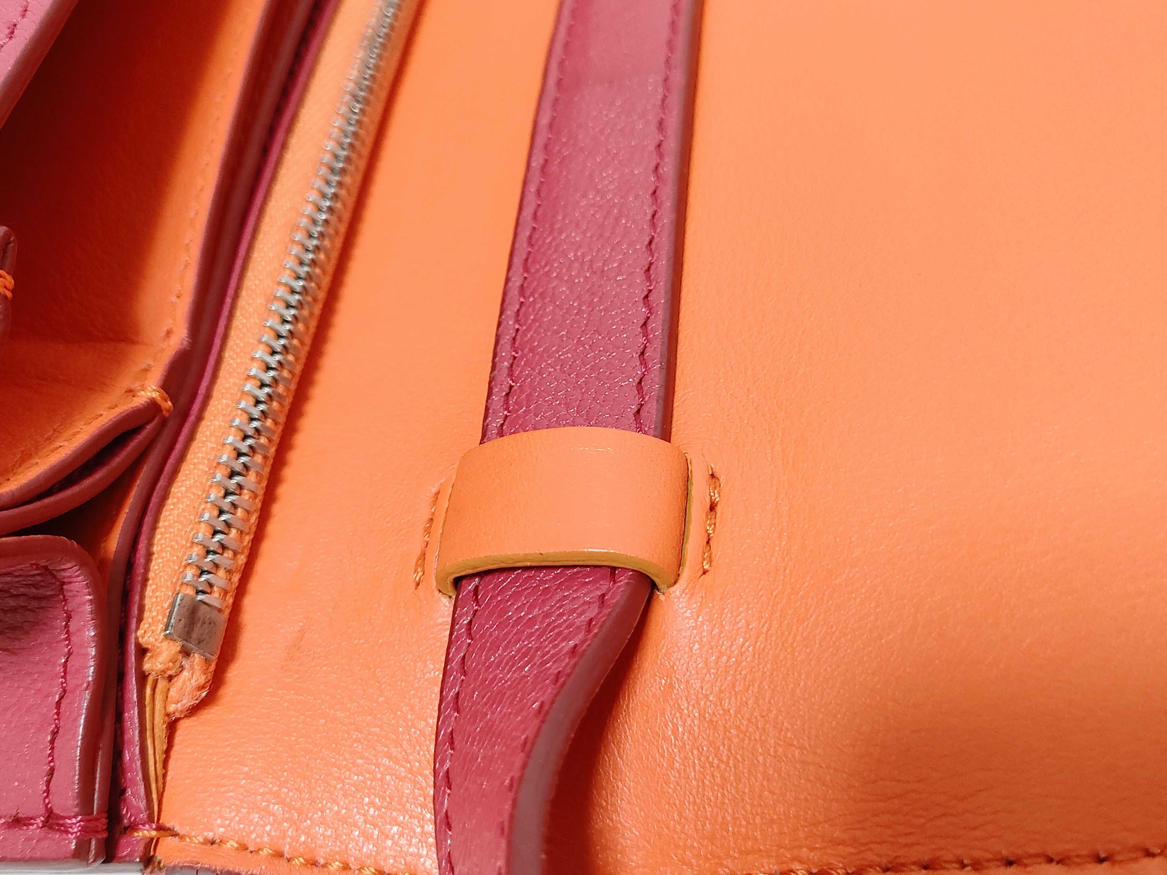 Classic Box Medium Leather Shoulder Bag — view 5