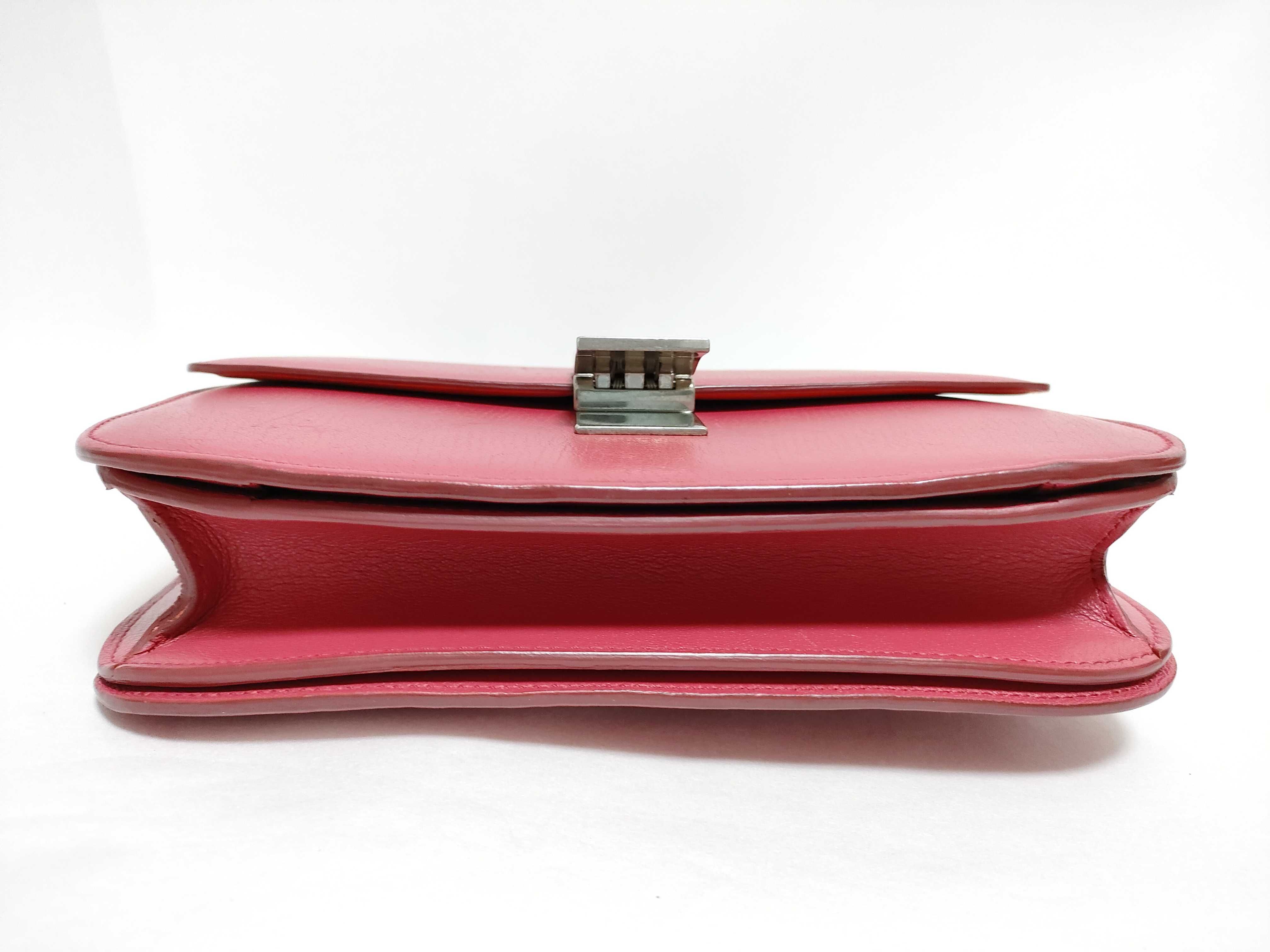Classic Box Medium Leather Shoulder Bag — view 7