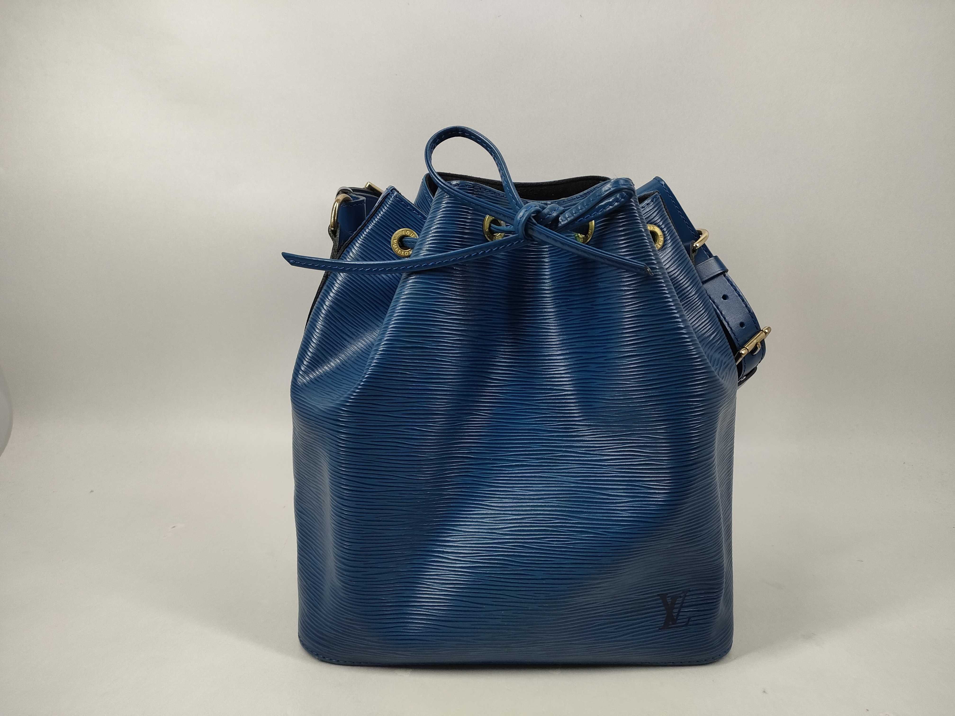 Epi Noé Shoulder Bag