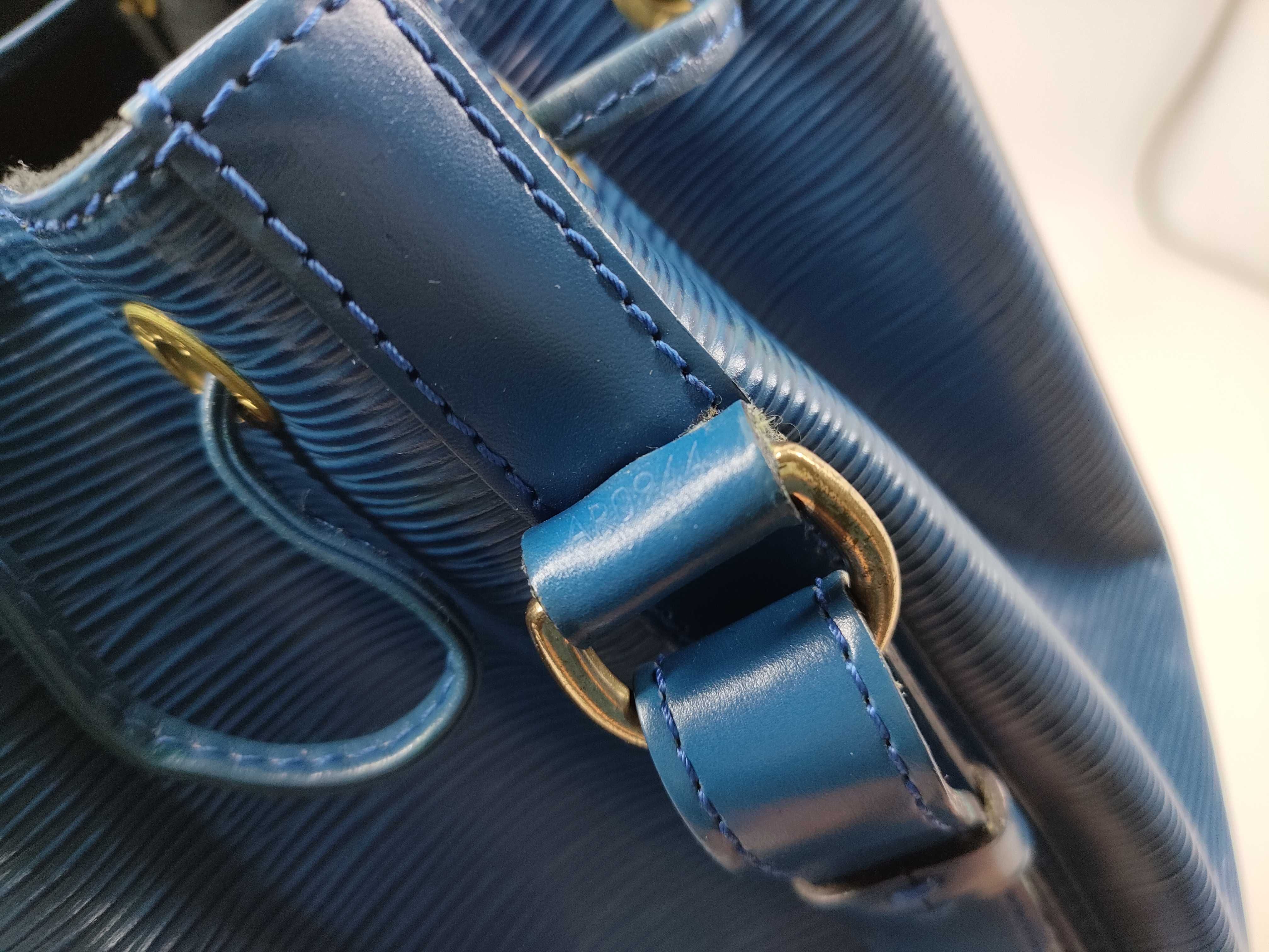 Epi Noé Shoulder Bag — view 13