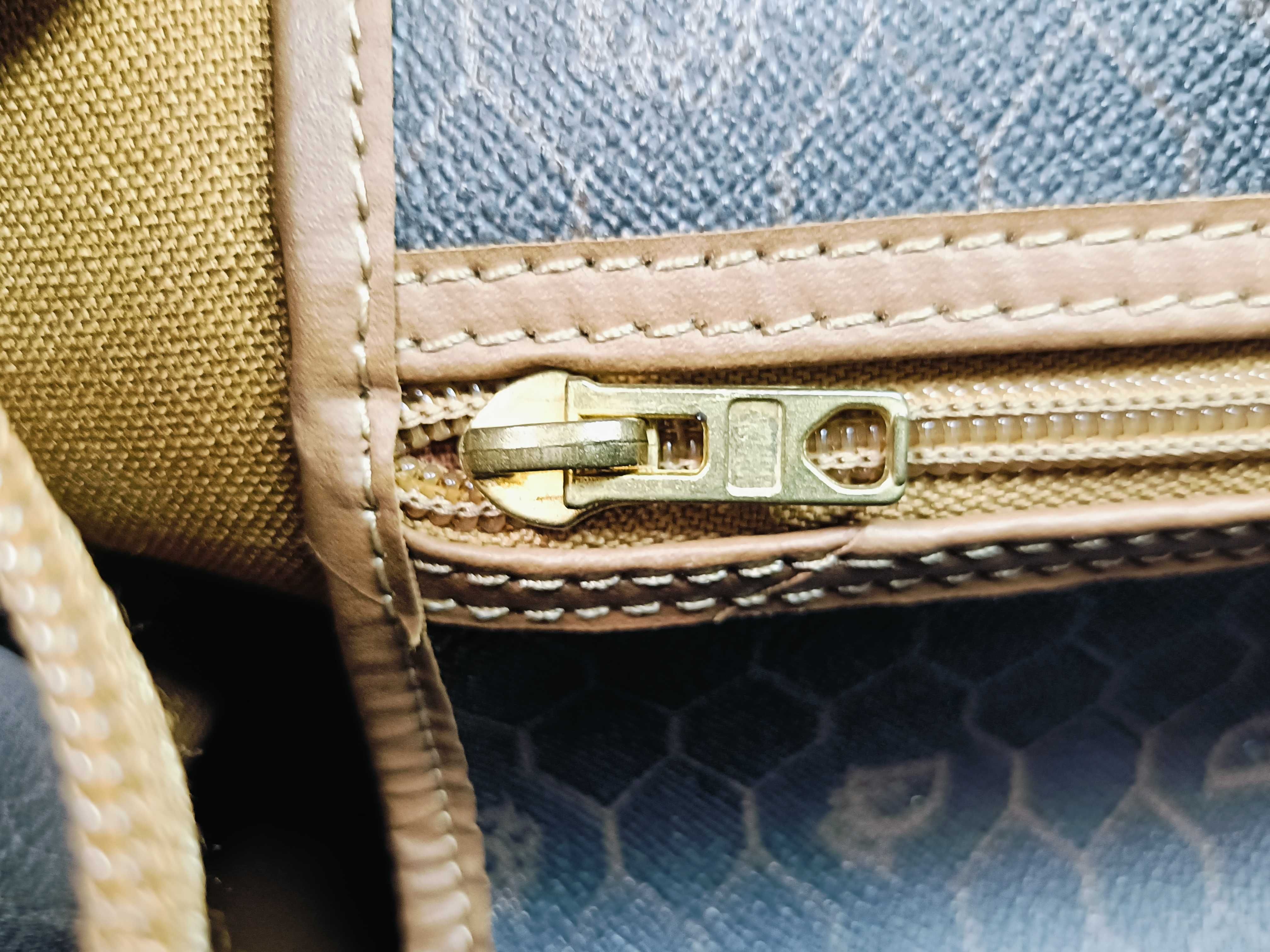 Honeycomb Pattern Boston Bag — view 12