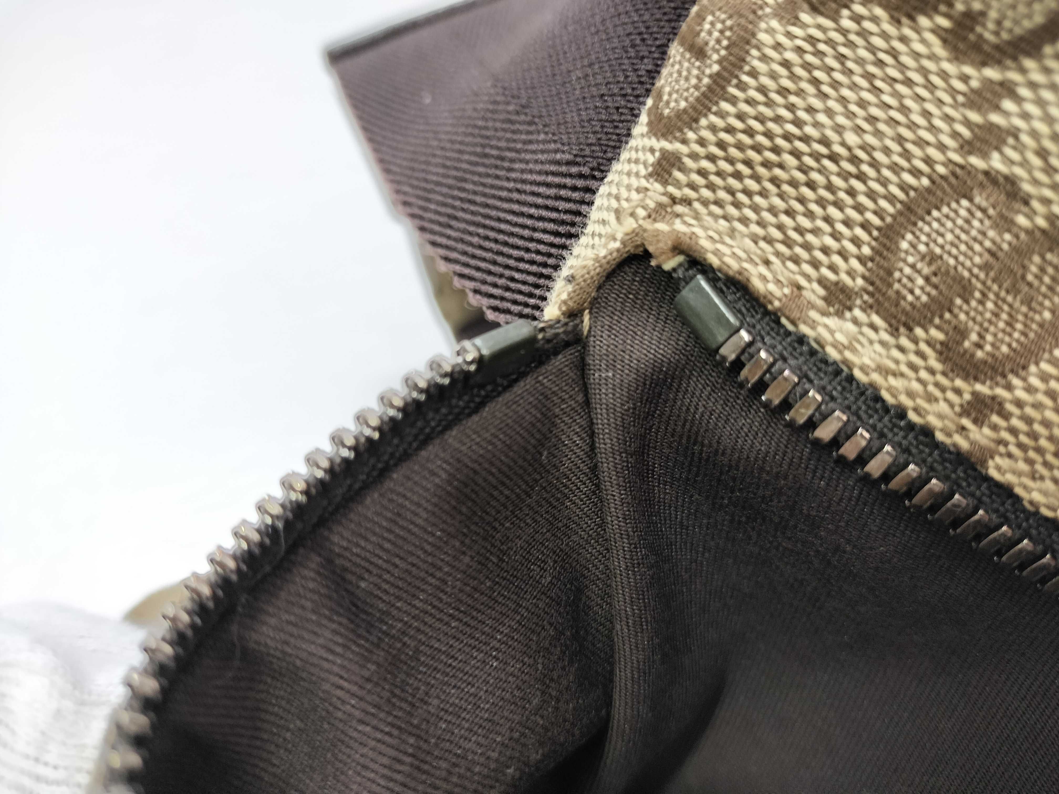 GG Canvas Body Bag — view 12
