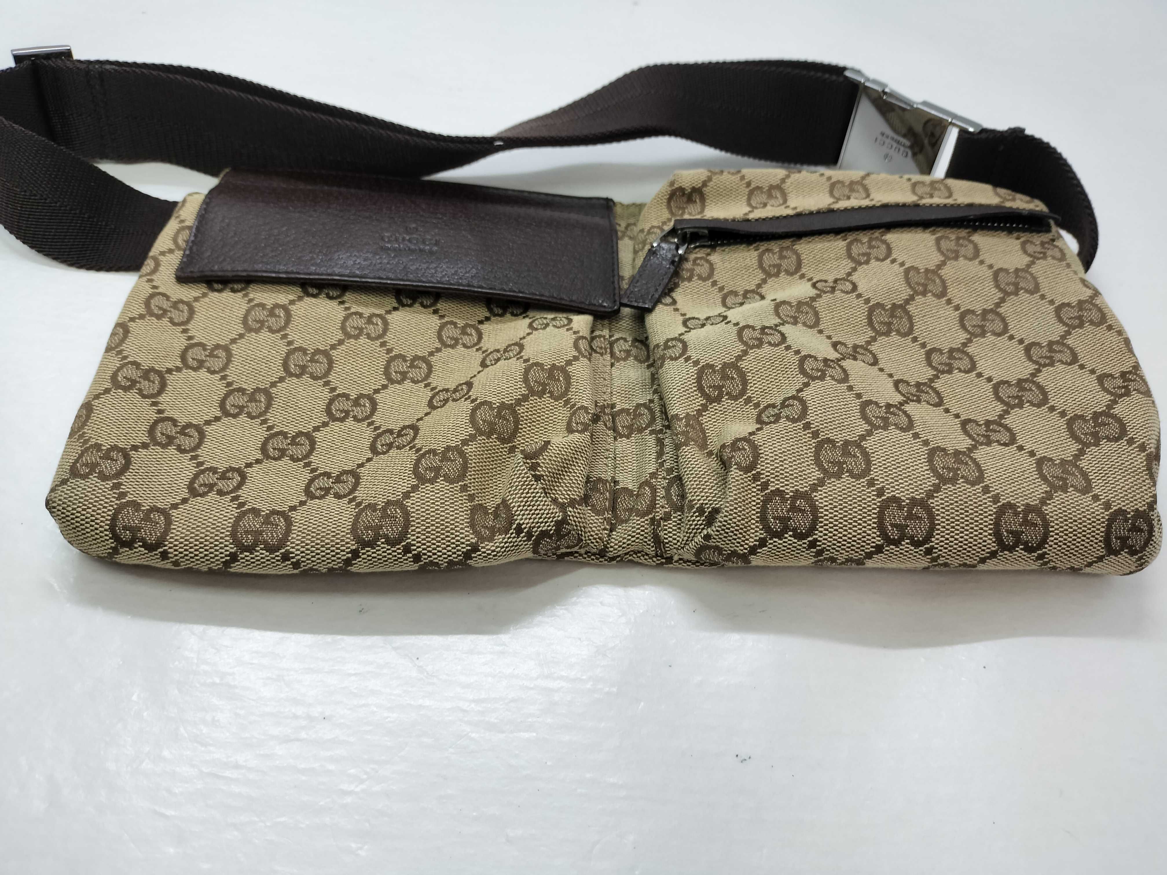 GG Canvas Body Bag — view 14