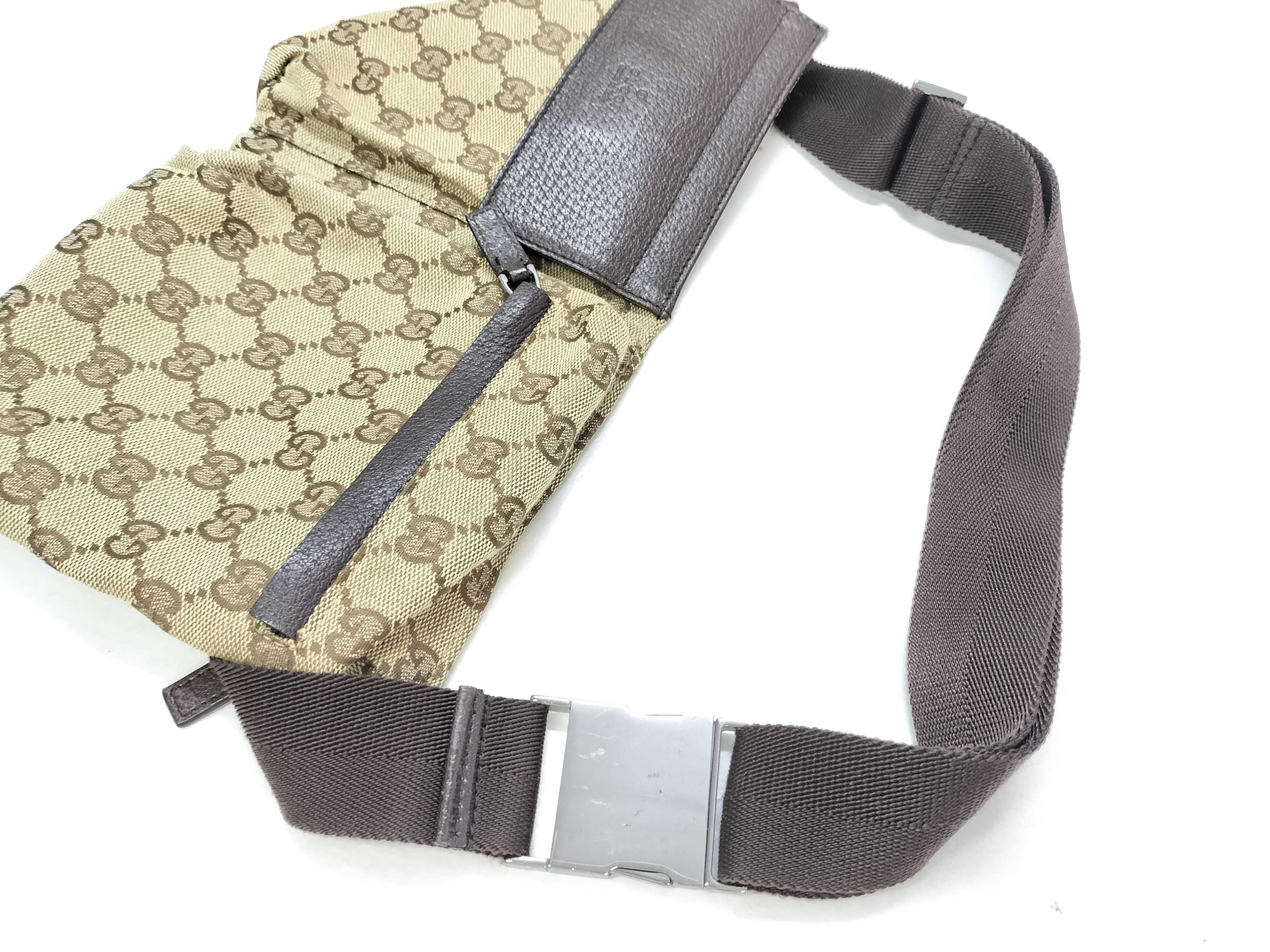 GG Canvas Body Bag — view 3
