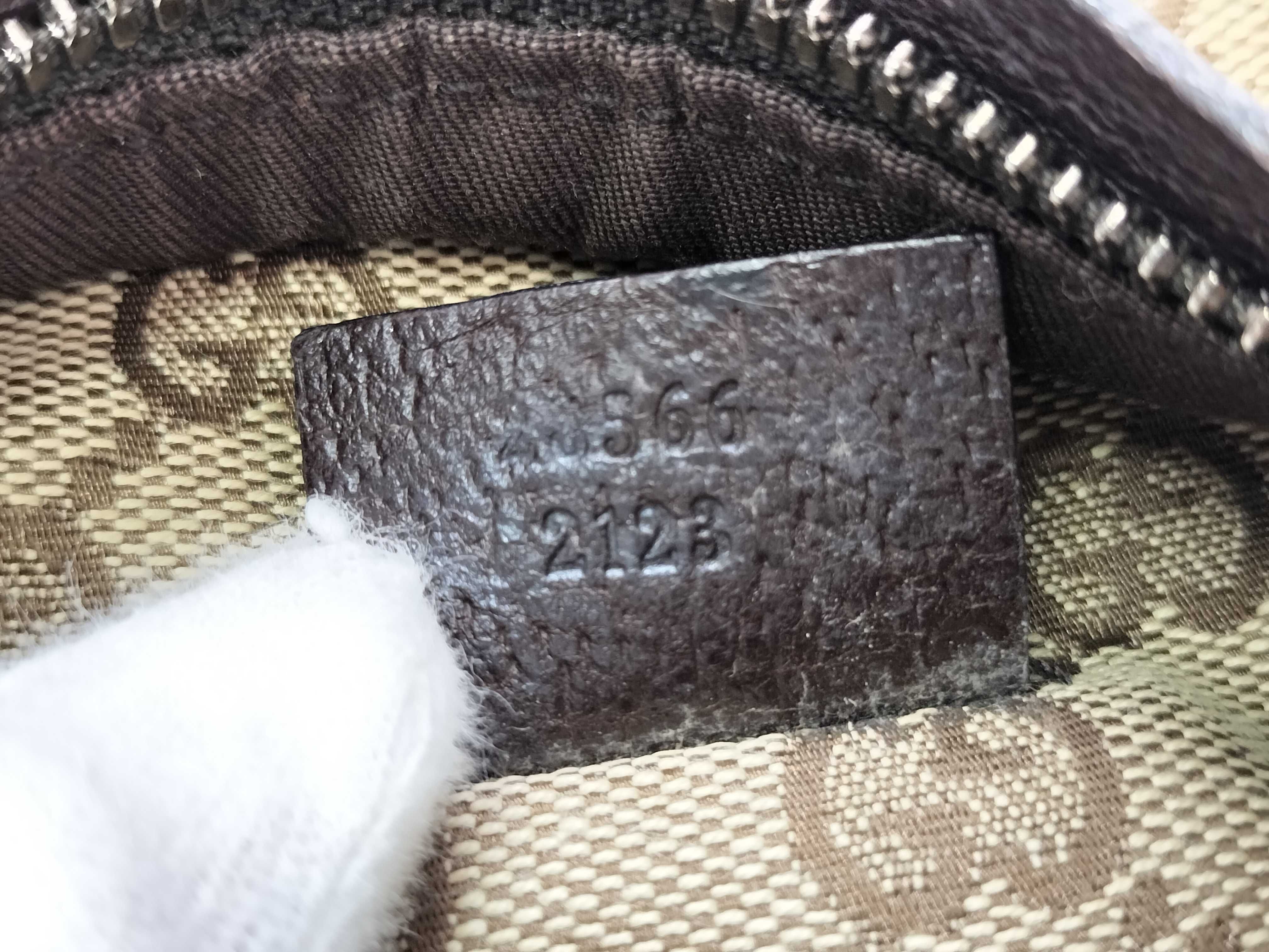GG Canvas Body Bag — view 10