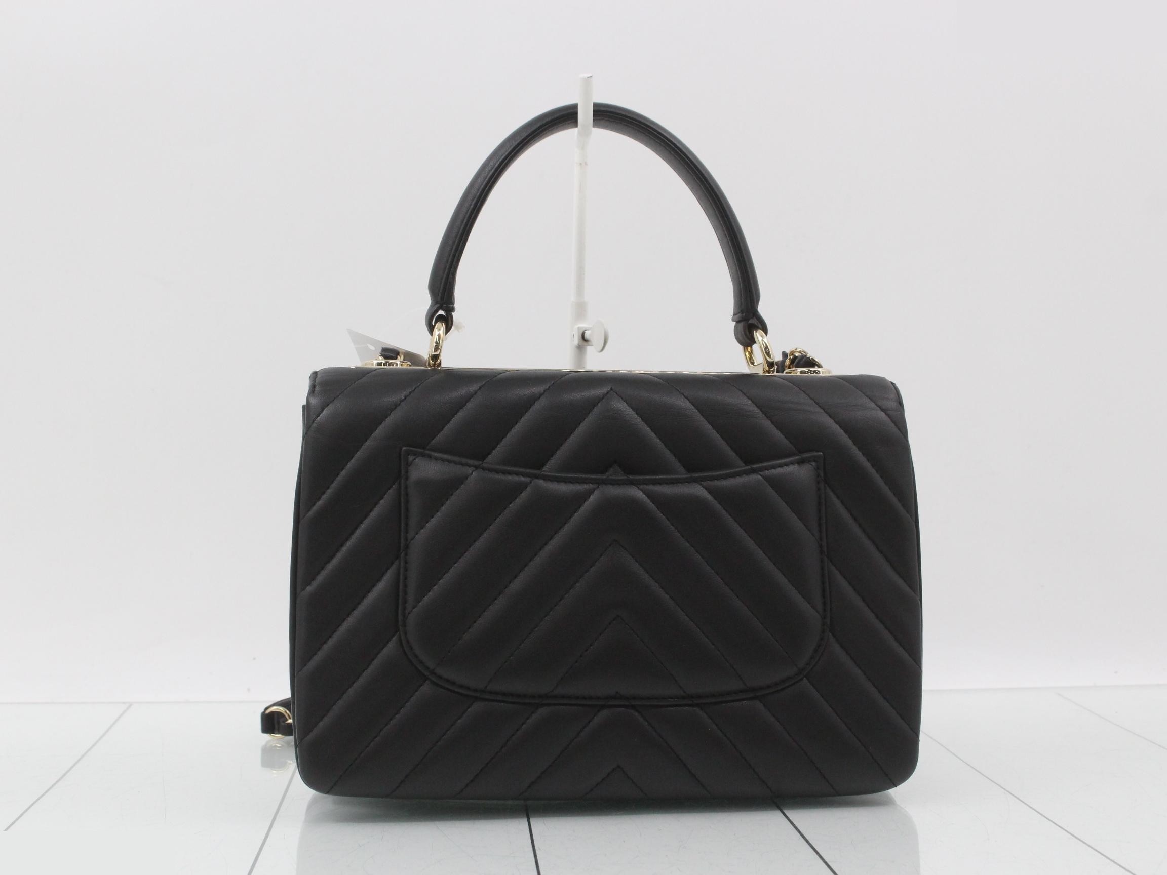 Trendy CC Leather Turnlock 2-Way Handbag — view 2