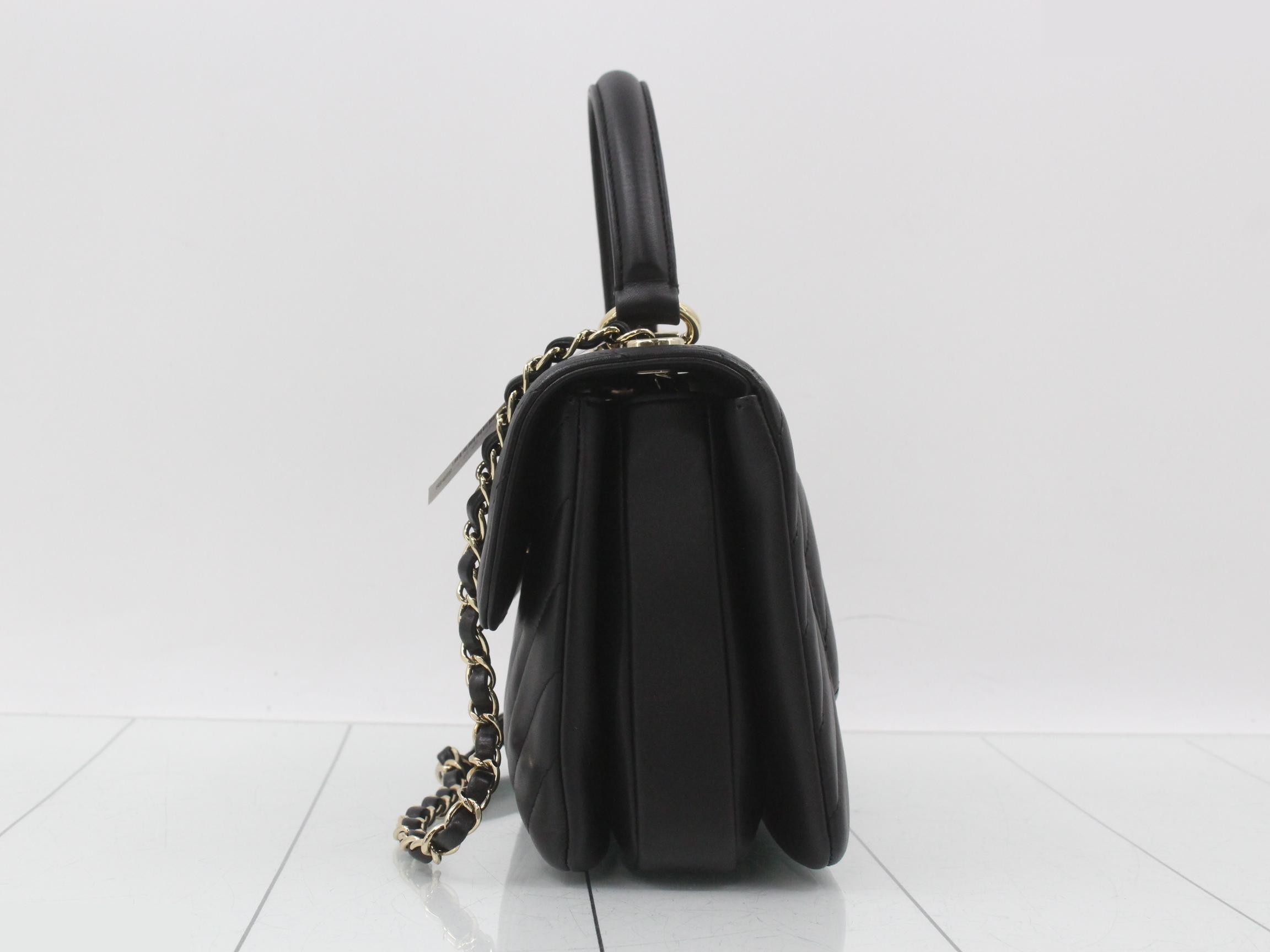 Trendy CC Leather Turnlock 2-Way Handbag — view 3
