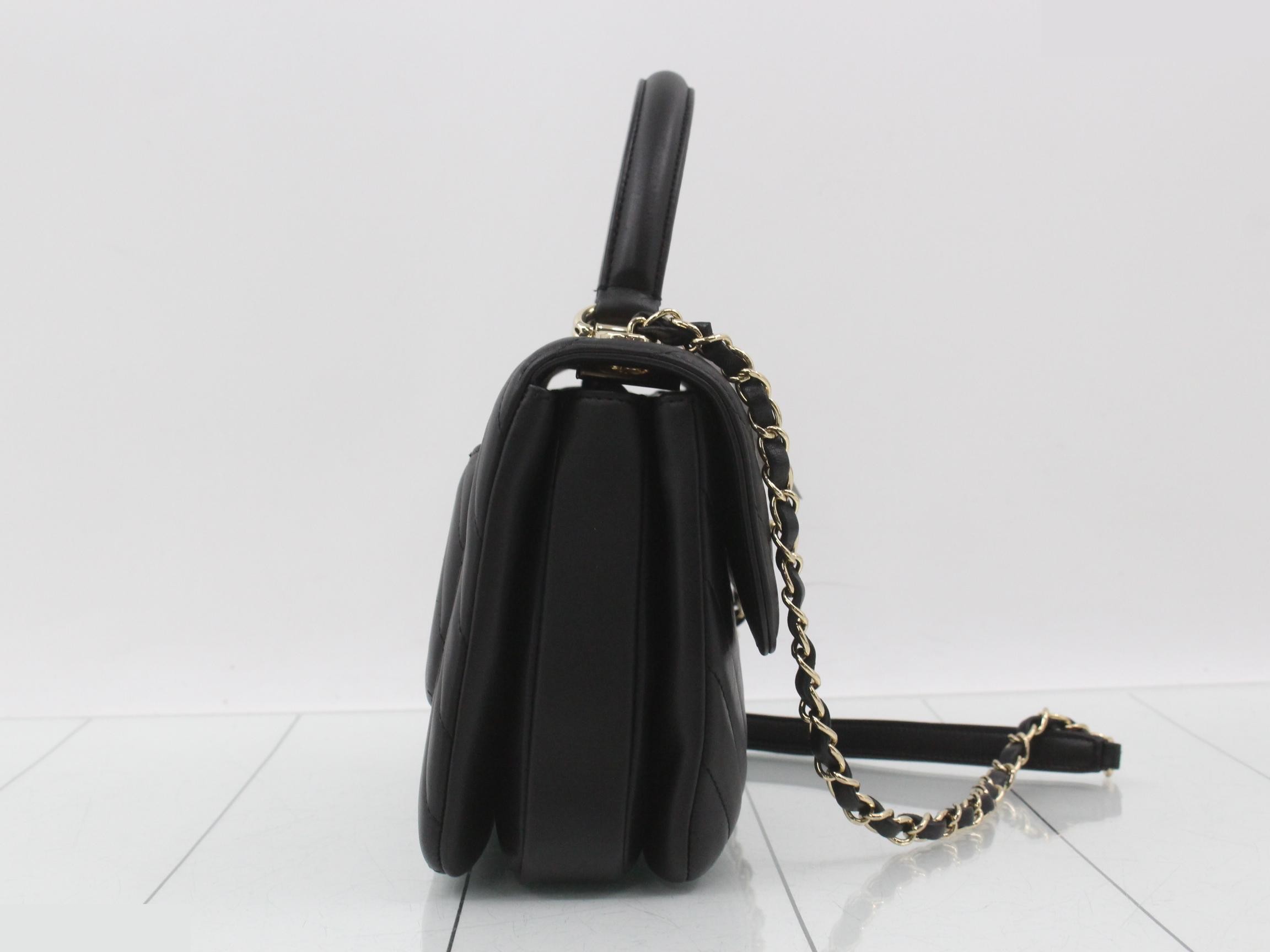 Trendy CC Leather Turnlock 2-Way Handbag — view 4