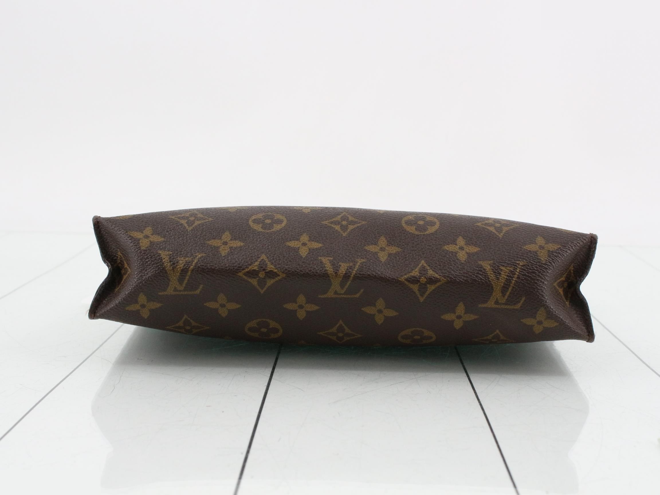 Pochette Toilette 26 Monogram M47542 — view 3