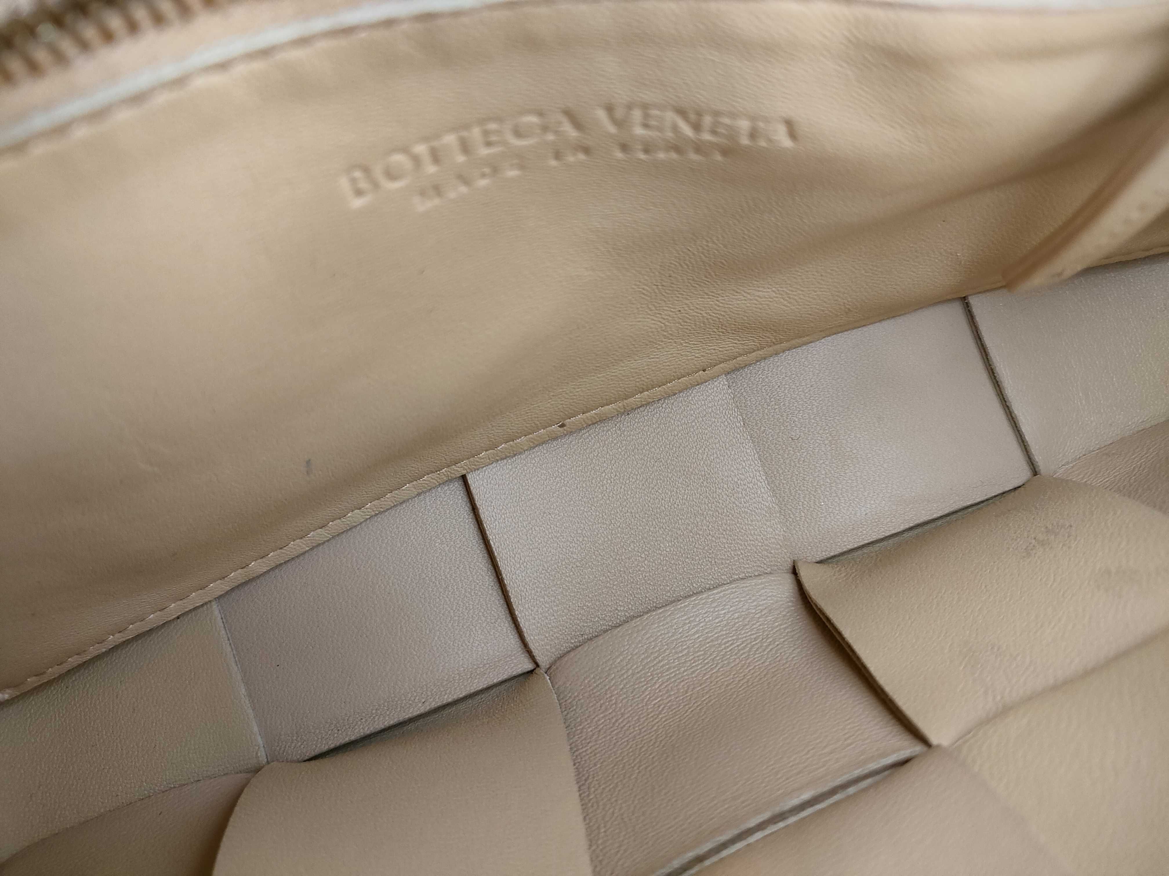 Intrecciato Cassette Shoulder Bag — view 10