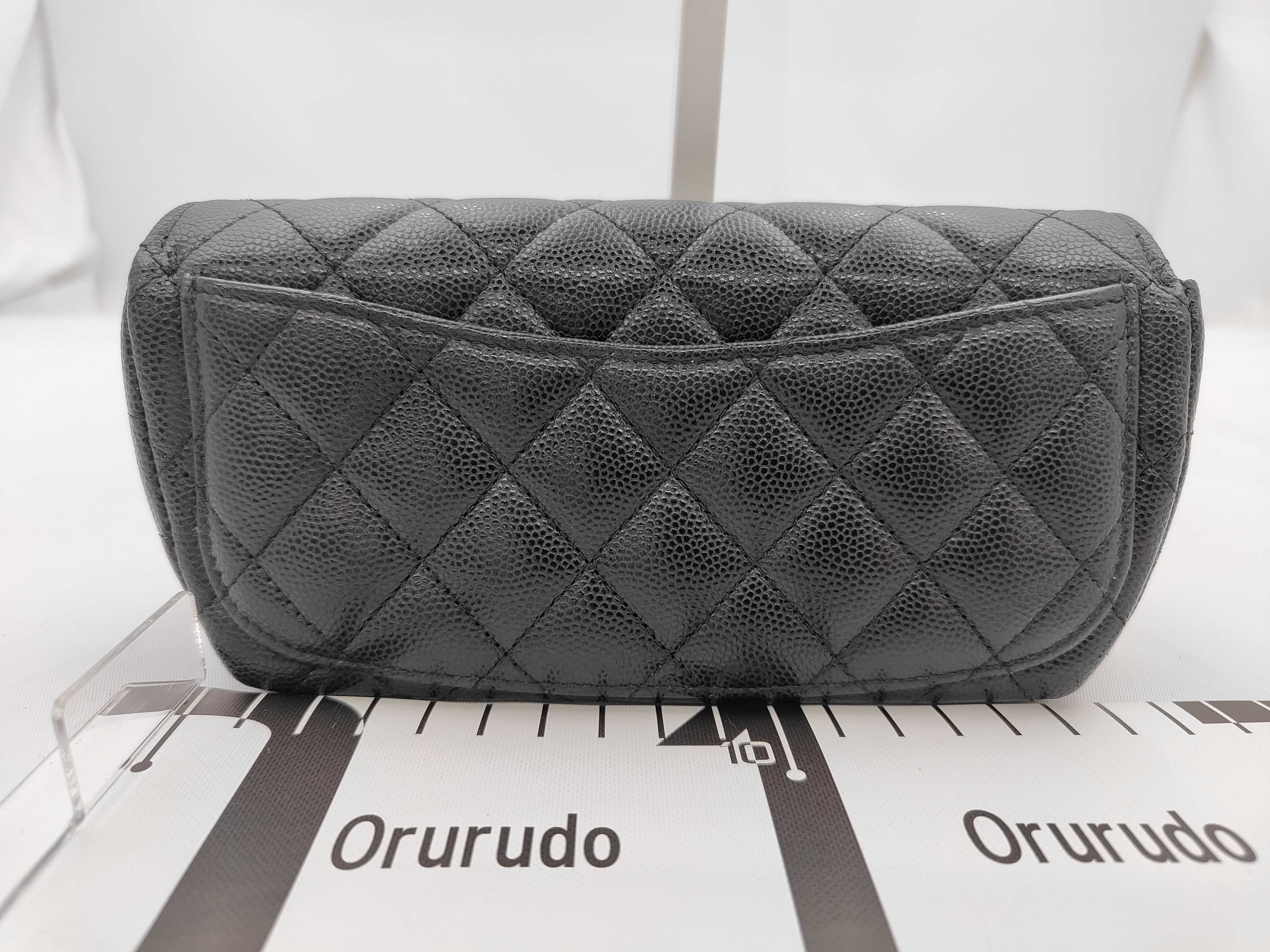 Matelassé Caviar Skin Chain Shoulder Bag — view 2