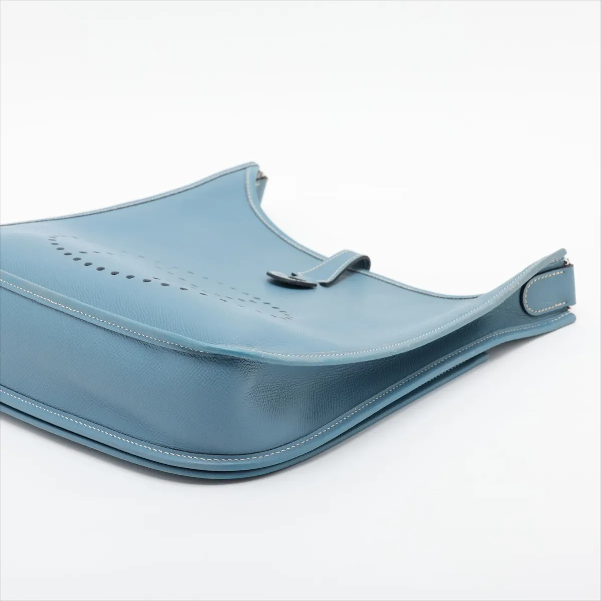 Evelyne II 29 PM, Veau Epsom leather, Blue Jean color, silver hardware. J: 2006 — view 3