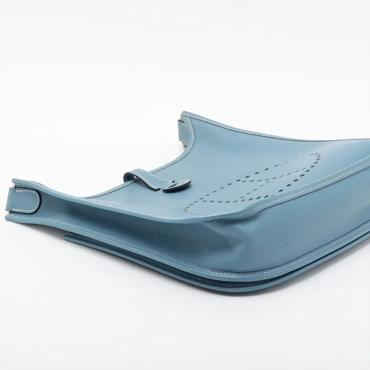 Evelyne II 29 PM, Veau Epsom leather, Blue Jean color, silver hardware. J: 2006 — view 4