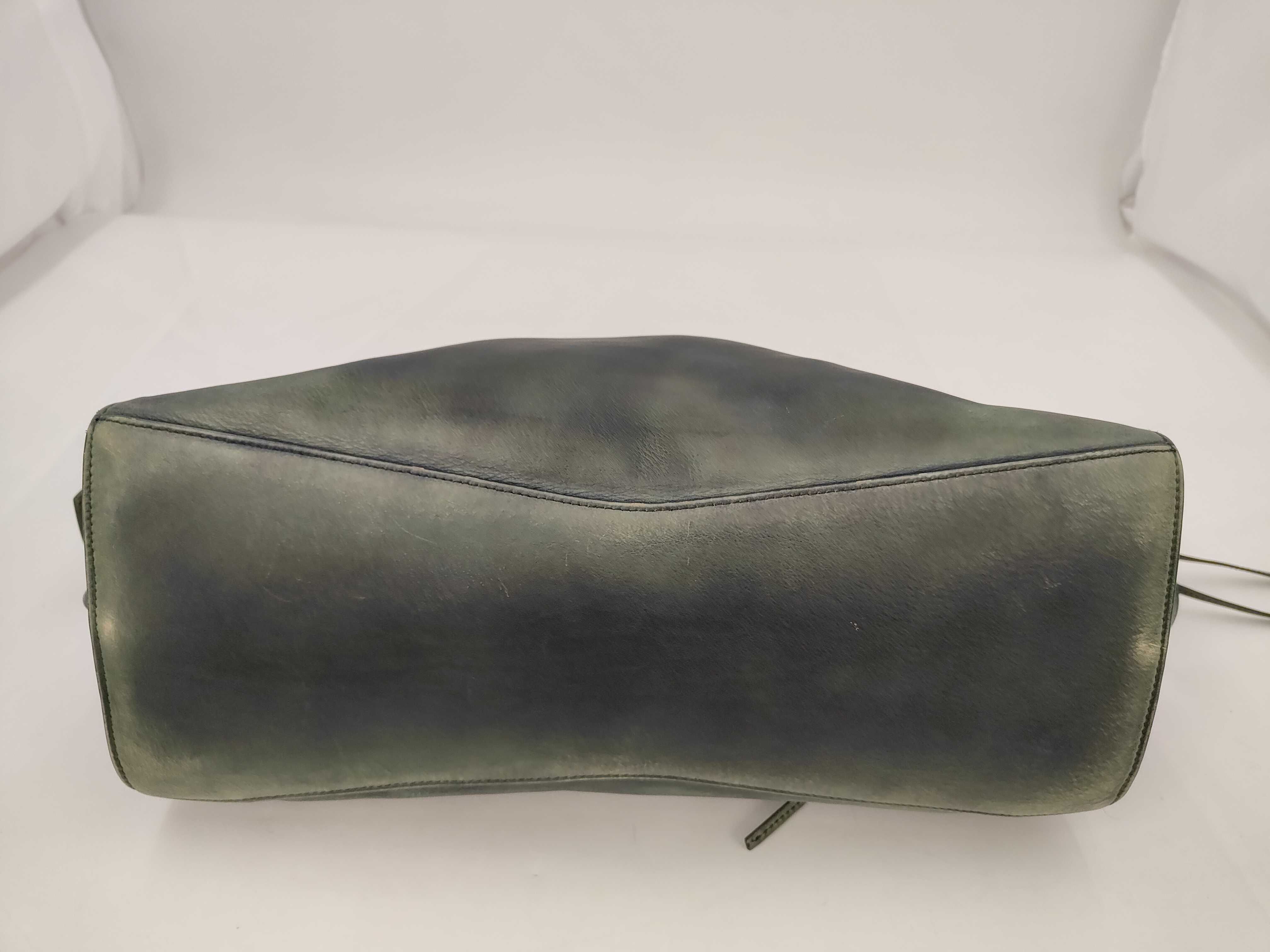 City Metallic Edge Green 390154 Leather Handbag — view 3