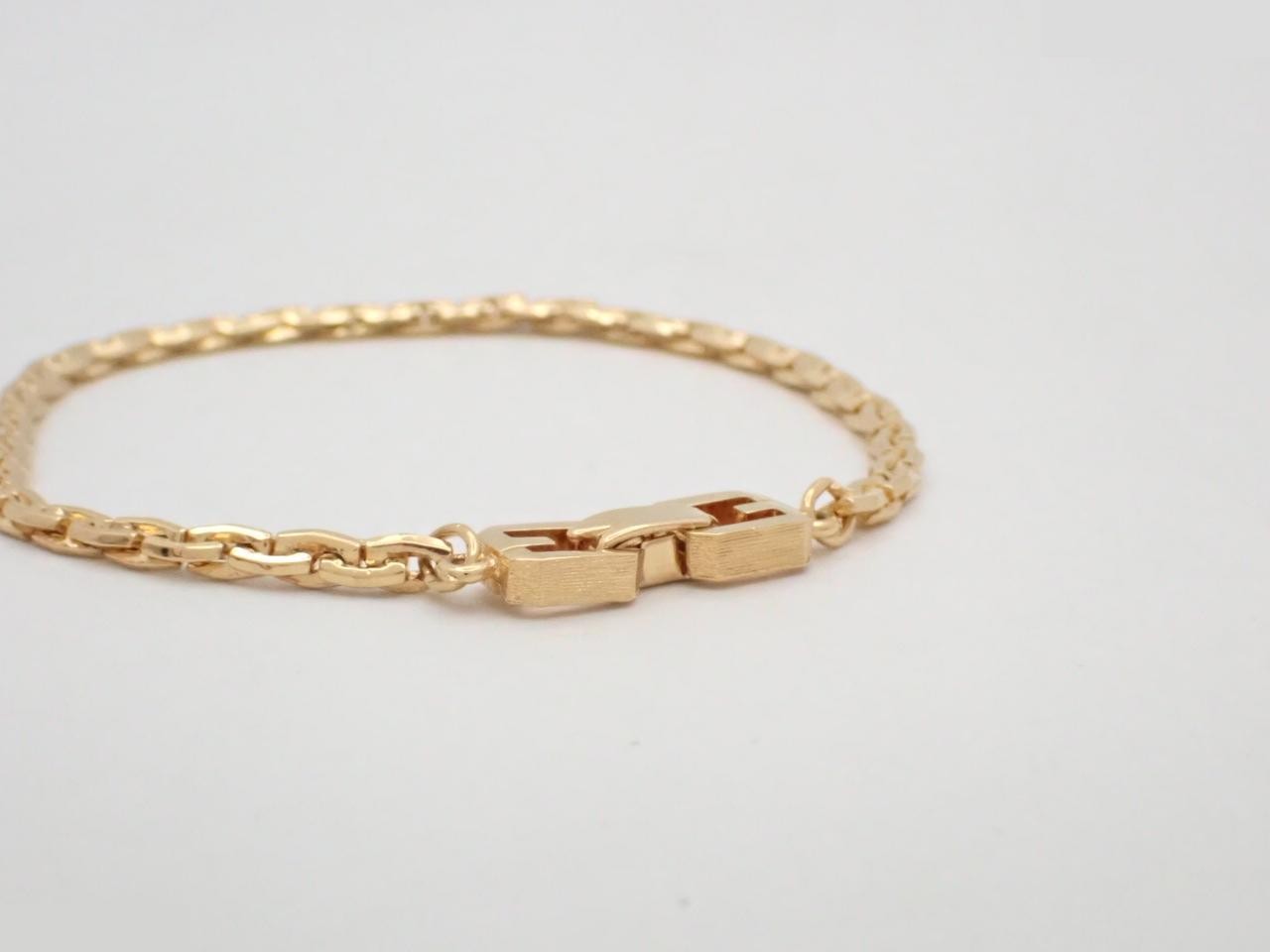 Other lines: Precious metal bracelets and bangles (metal), wrist circumference approximately 17 cm. — view 3