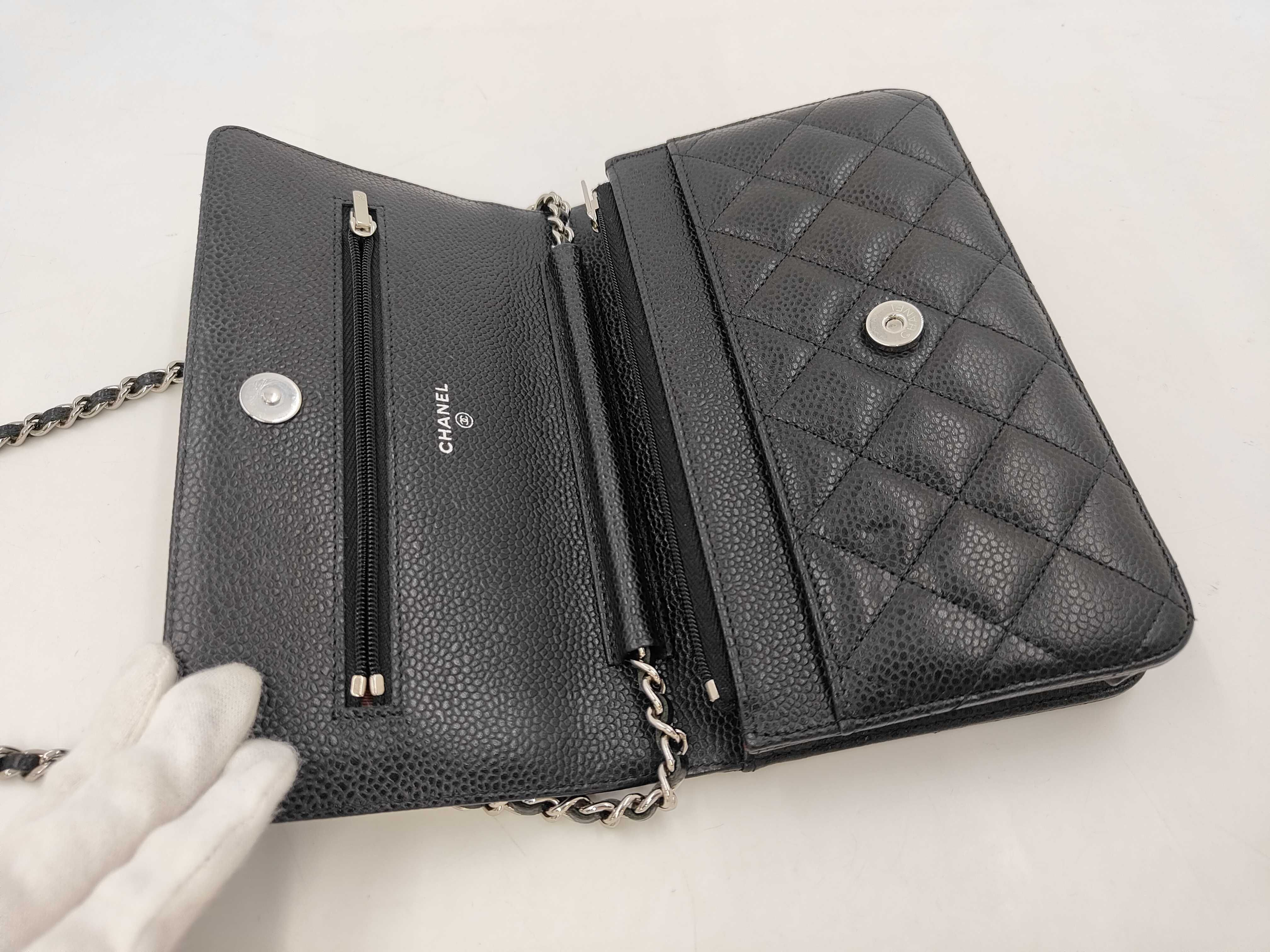 Matelassé Caviar Skin Chain Wallet Shoulder Bag — view 3