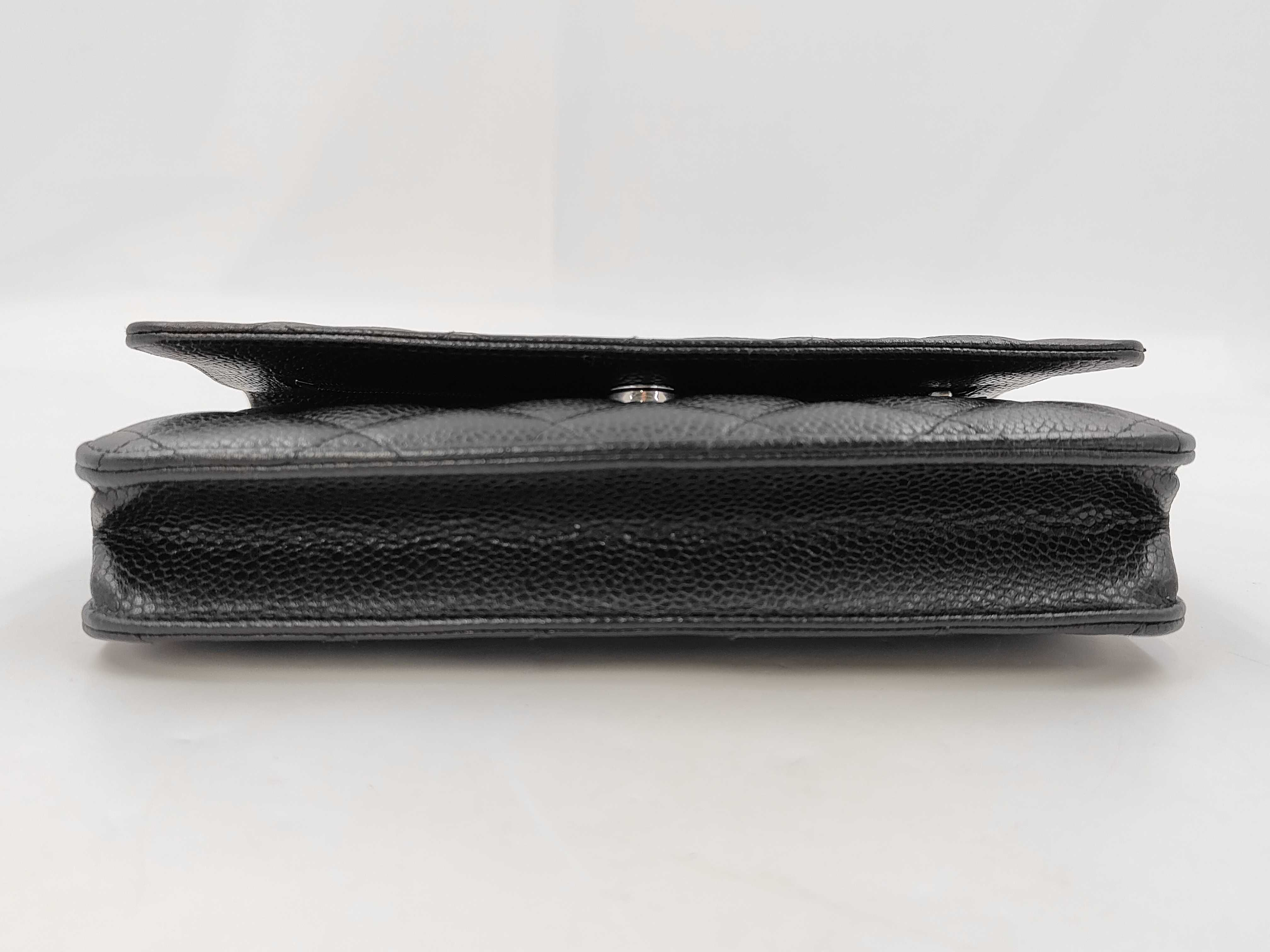 Matelassé Caviar Skin Chain Wallet Shoulder Bag — view 6