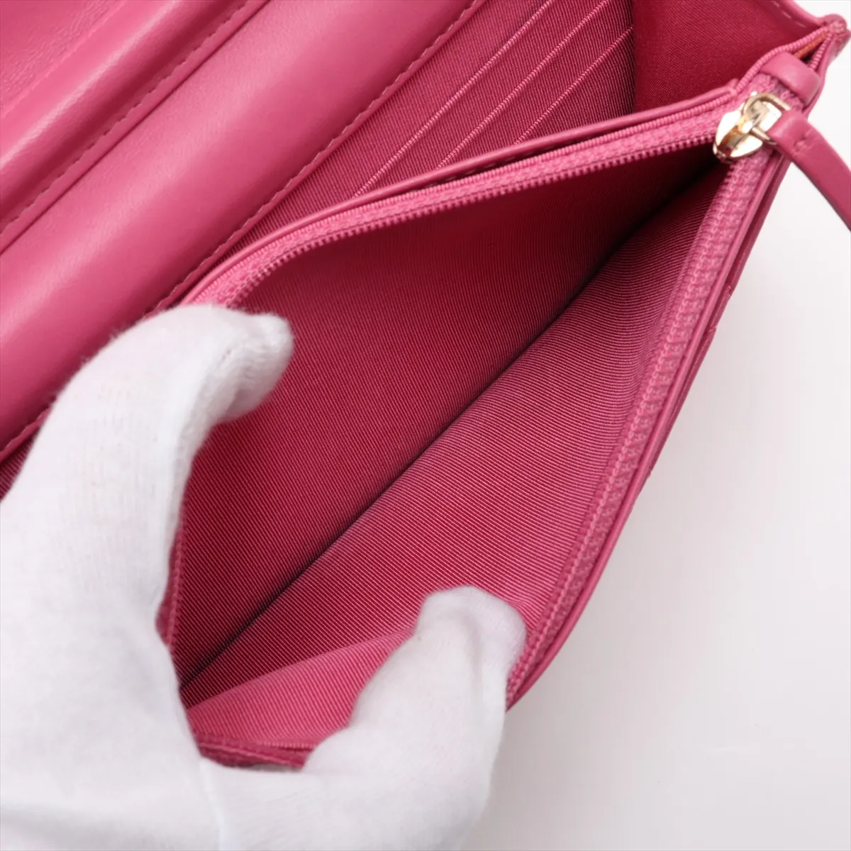 Matelassé Lambskin Chain Wallet, Pink with Gold Hardware, 18623994, Serial Number 18 — view 8