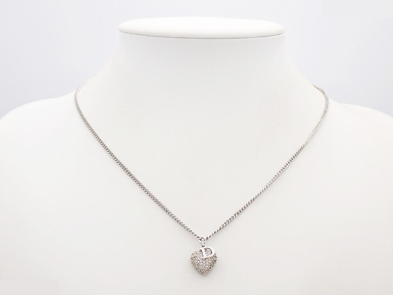 Other lines: Precious metals, necklaces, pendants — view 3