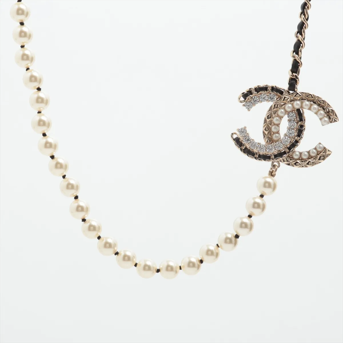 Coco Mark B22B Necklace, GP x Rhinestone x Faux Pearl, Gold x Black.