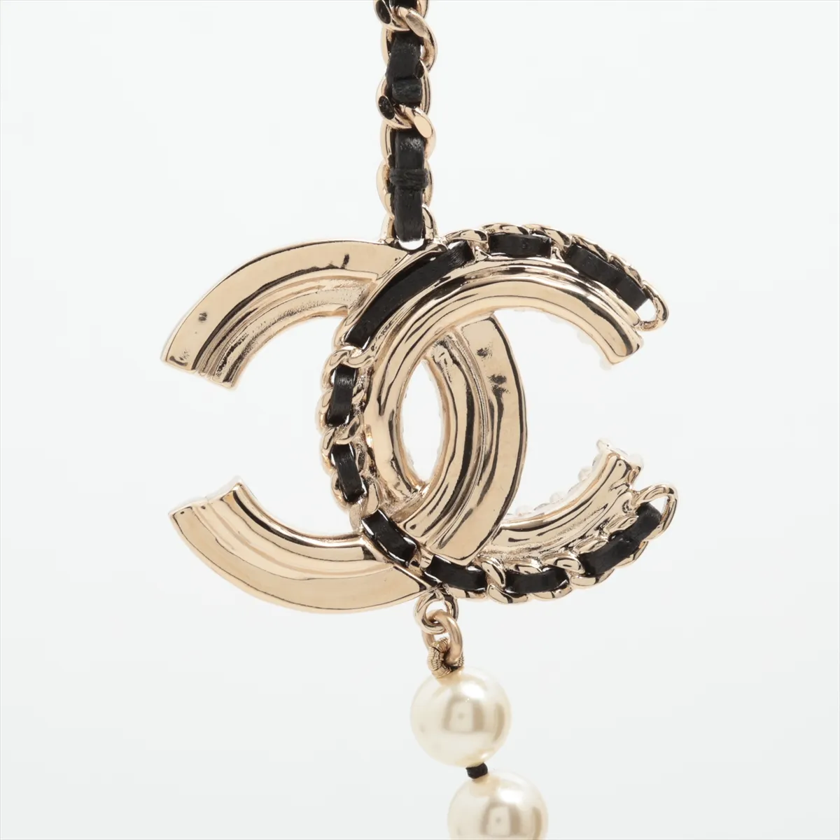 Coco Mark B22B Necklace, GP x Rhinestone x Faux Pearl, Gold x Black. — view 3