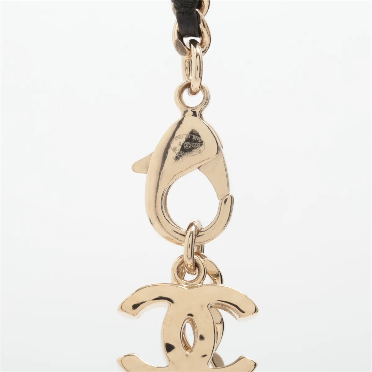 Coco Mark B22B Necklace, GP x Rhinestone x Faux Pearl, Gold x Black. — view 4