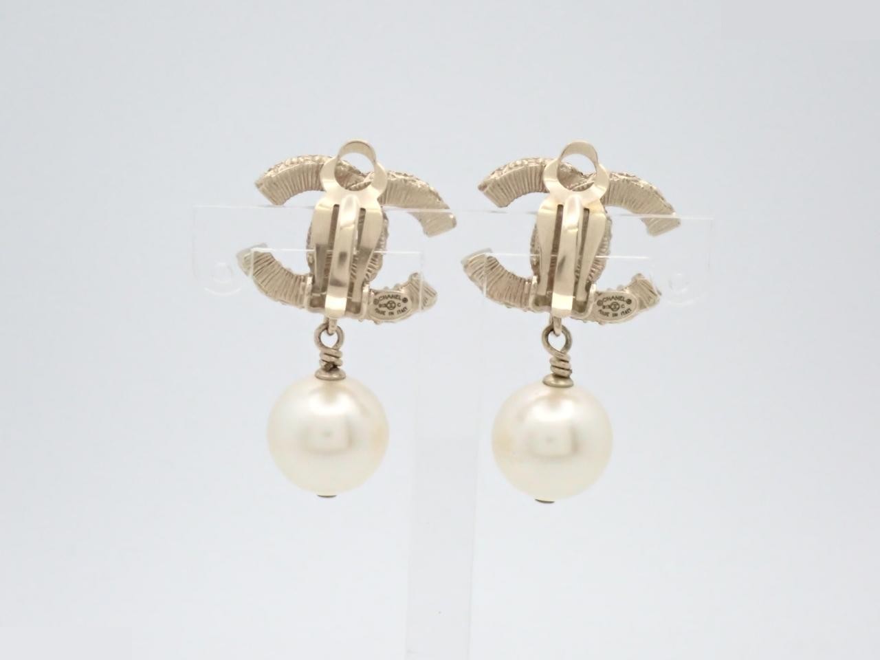 Coco Mark Pearl Earrings B13C — view 2