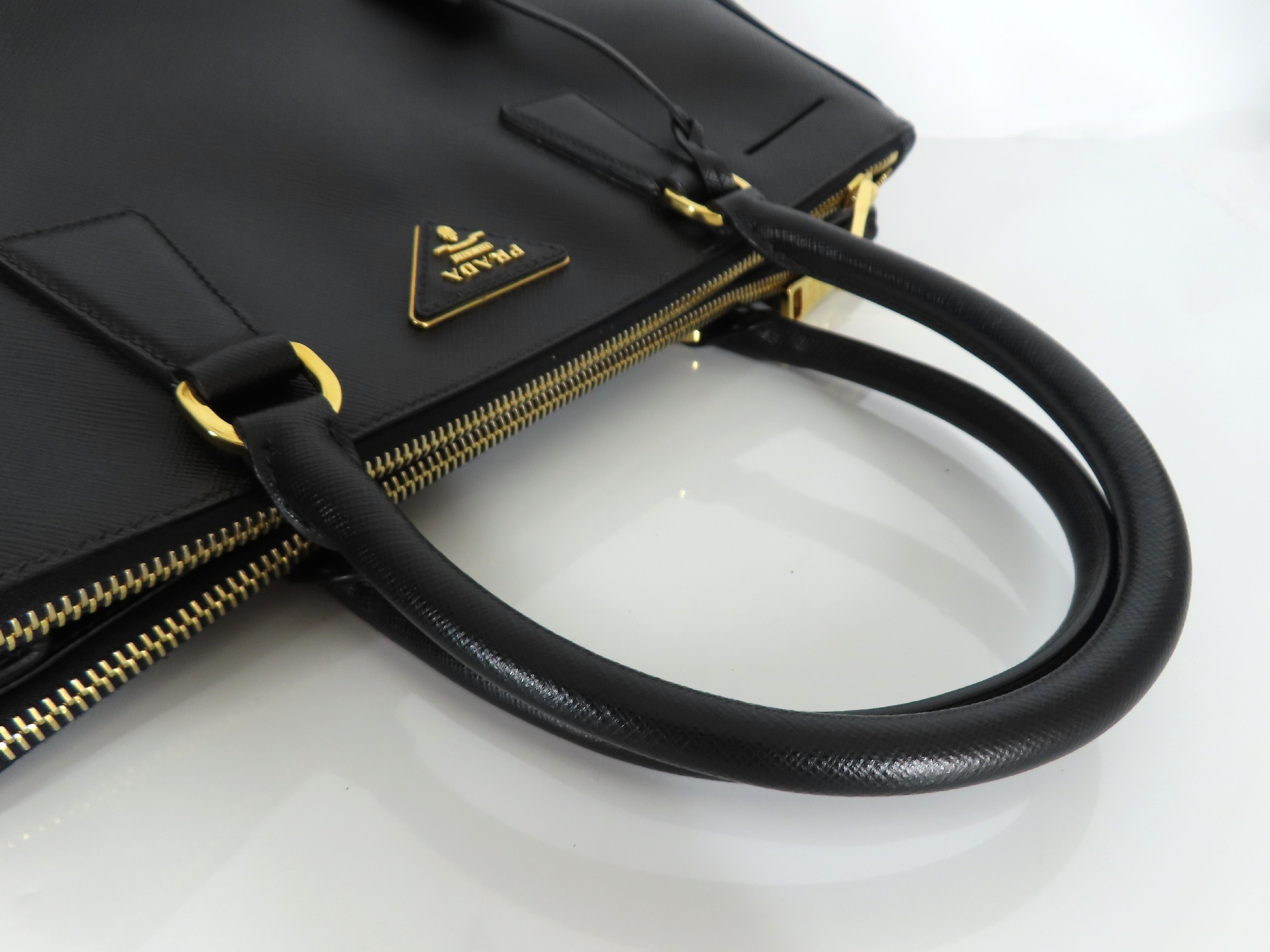 ID- Saffiano Lux Galeria Cow Skin 2-Way Handbag Black BN2274 with strap #14 Handbag — view 3