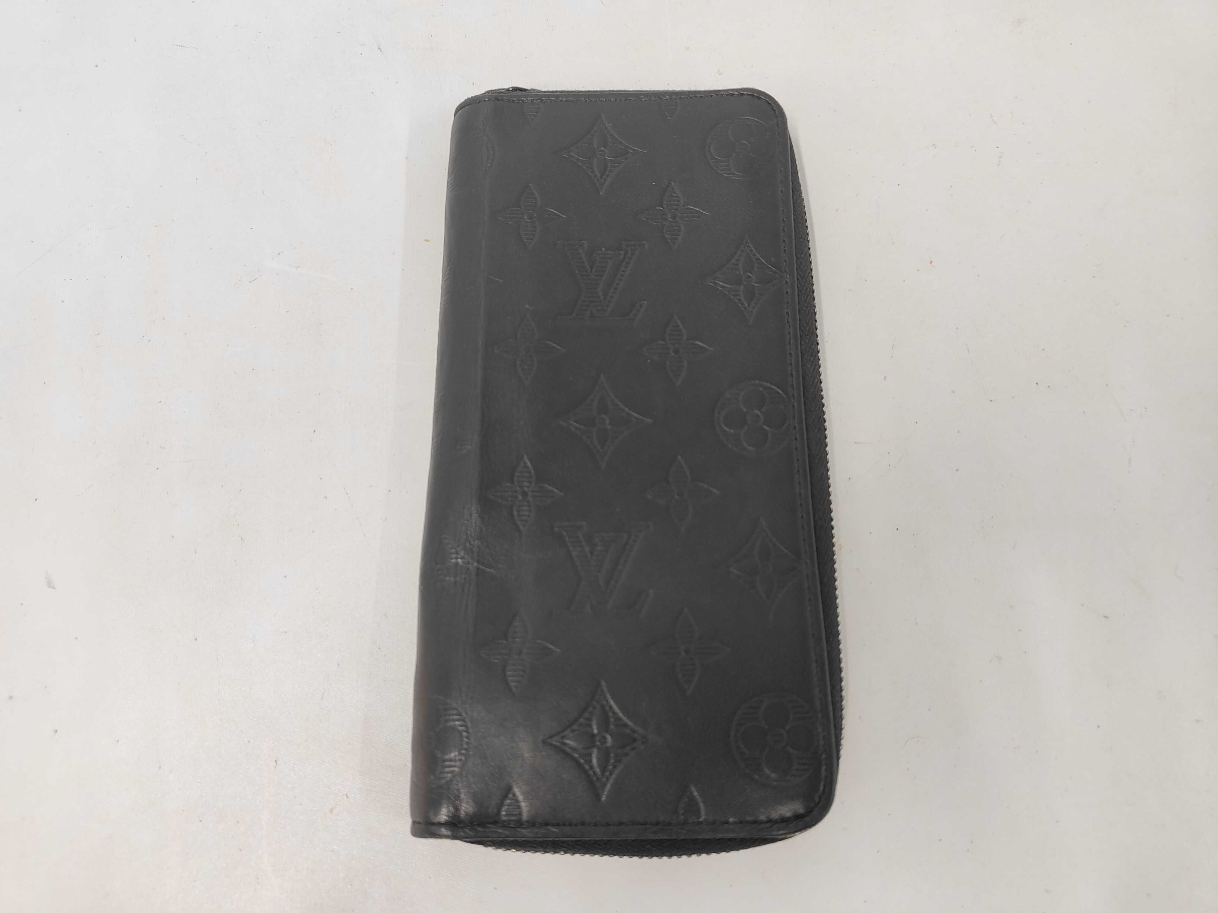 Shadow Zippy Wallet Vertical Noir CA2149 Wallet