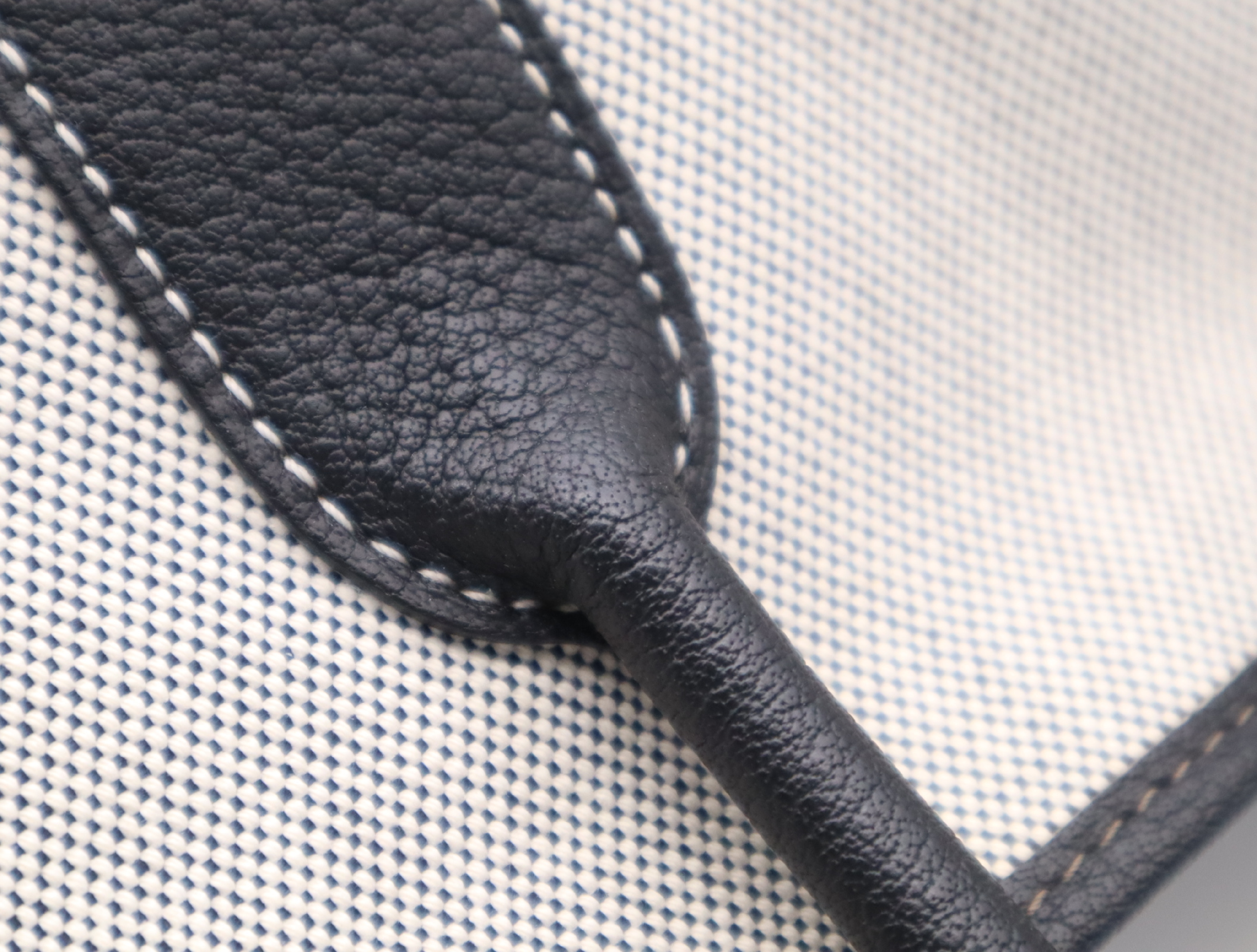 Leather Toile H Garden Party MM Black White Q Stamp 2013 Tote Bag — view 9