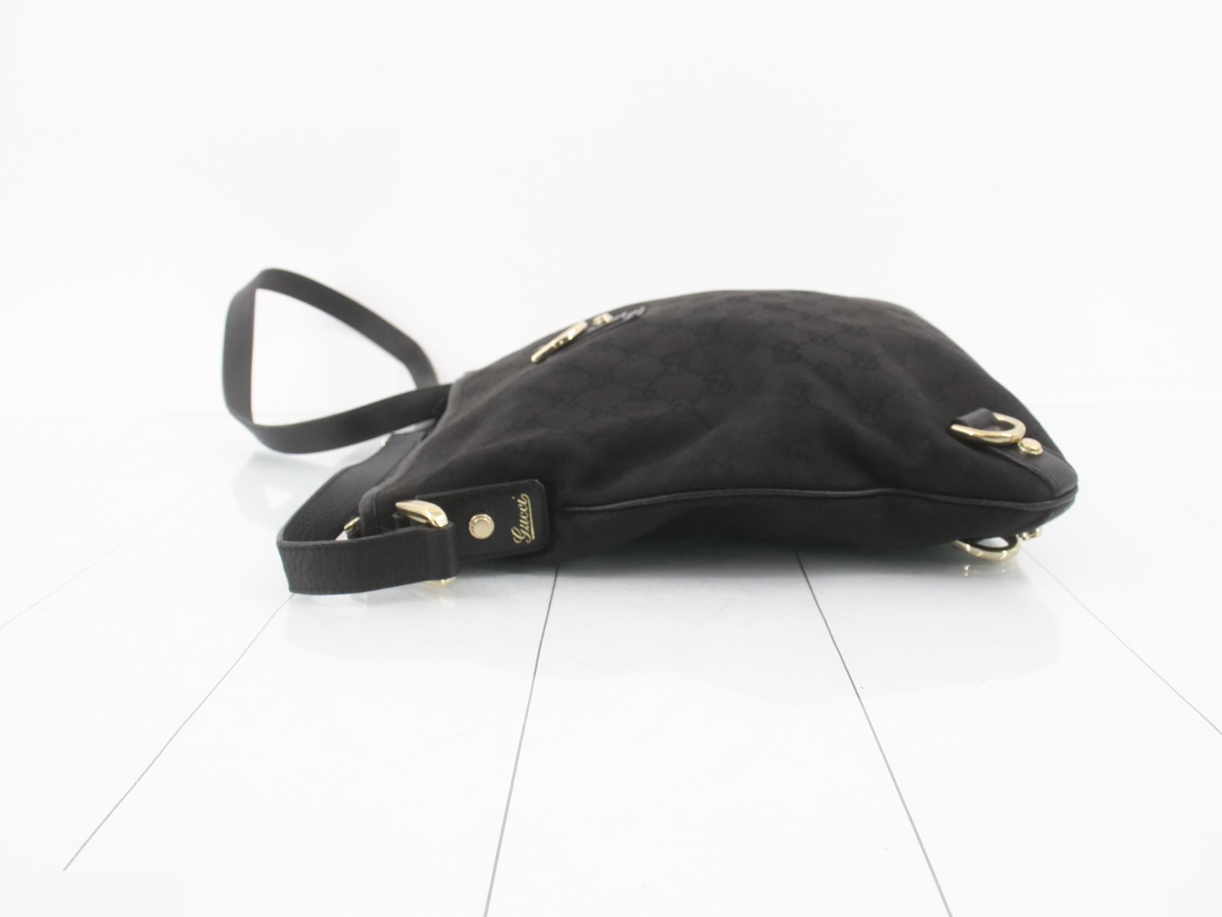 GG canvas shoulder bag black — view 4
