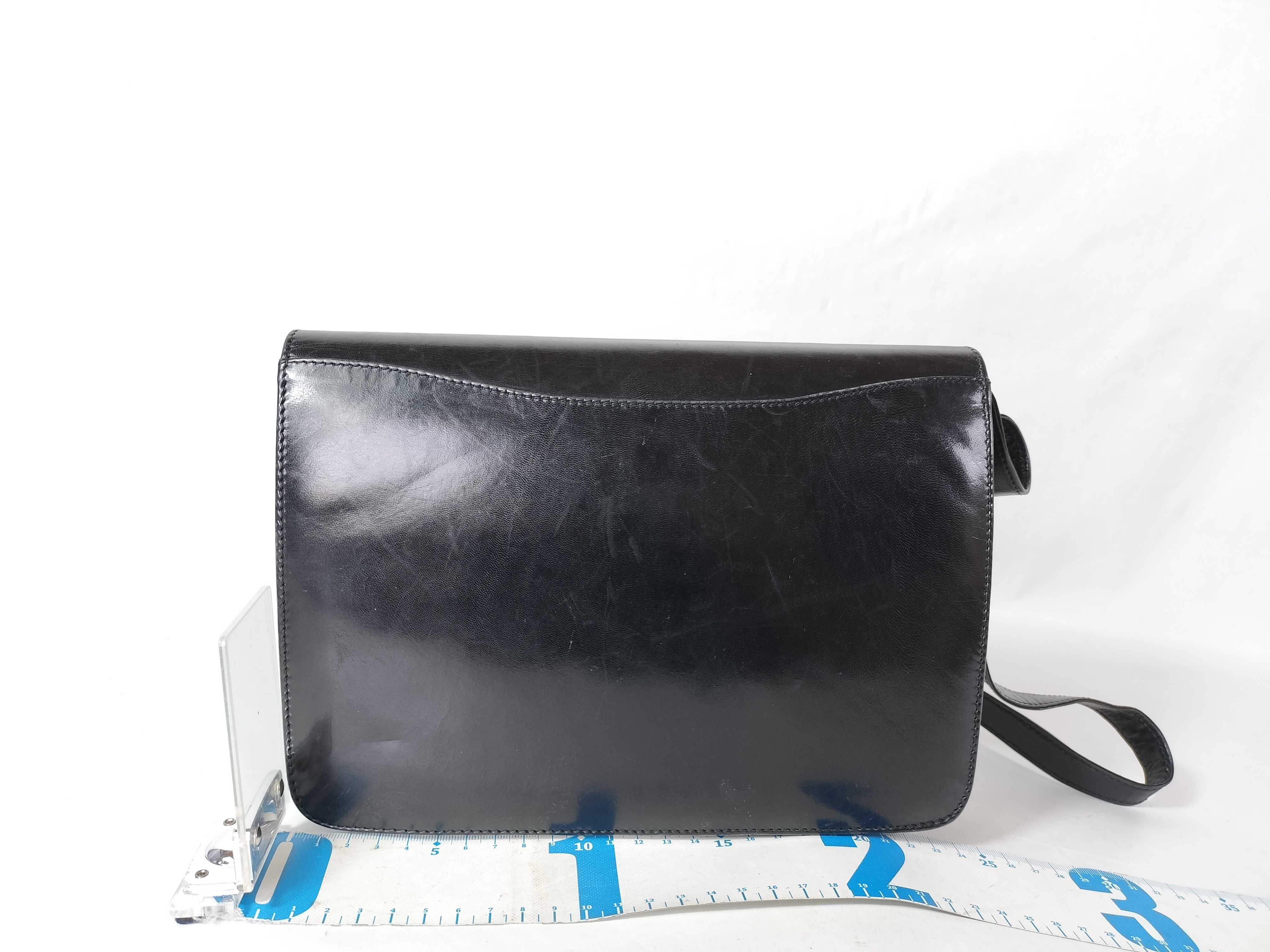 GG Logo Black Shoulder Bag — view 2