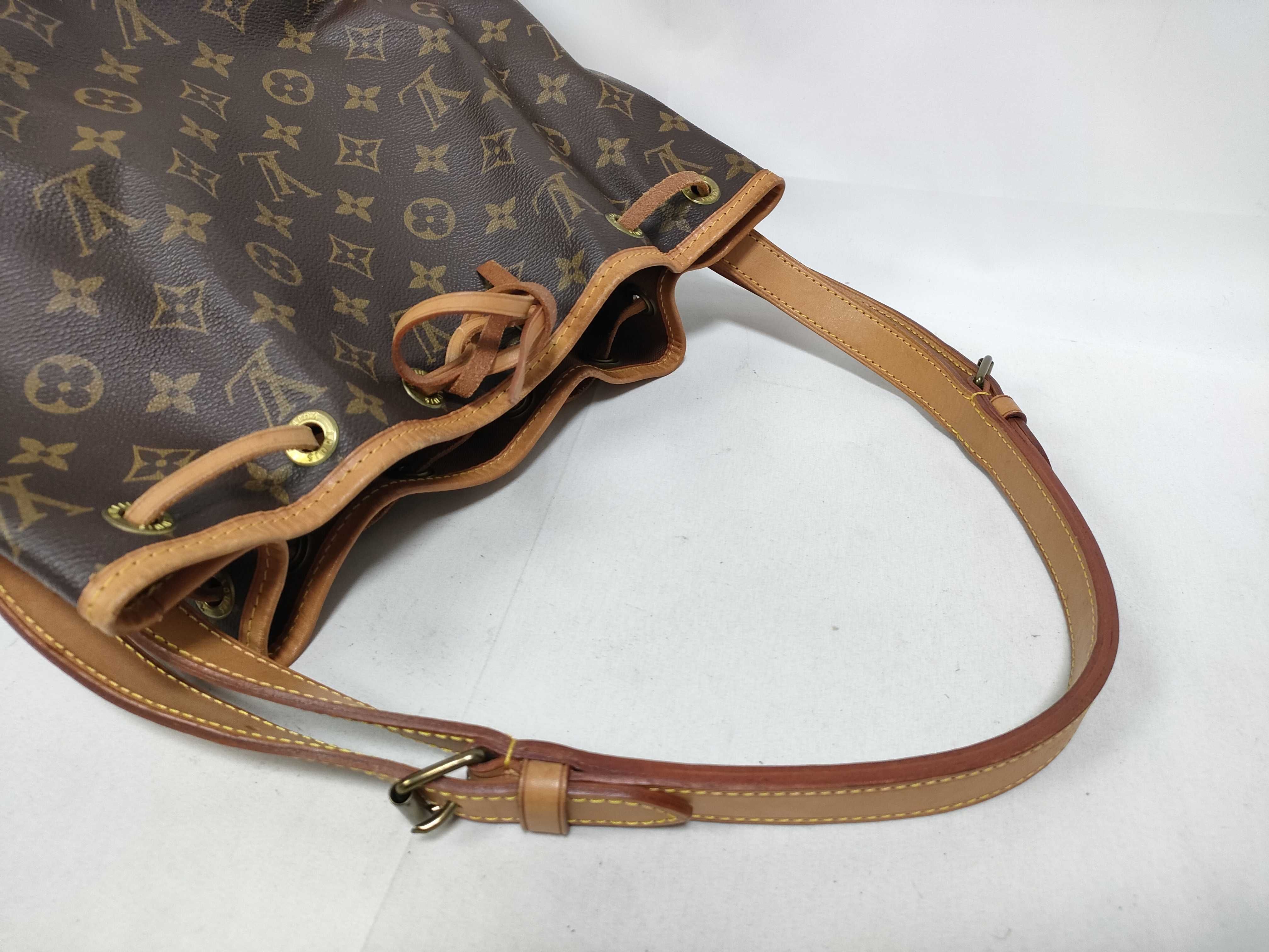 Monogram Louis Vuitton Petit Noé Shoulder Bag — view 11