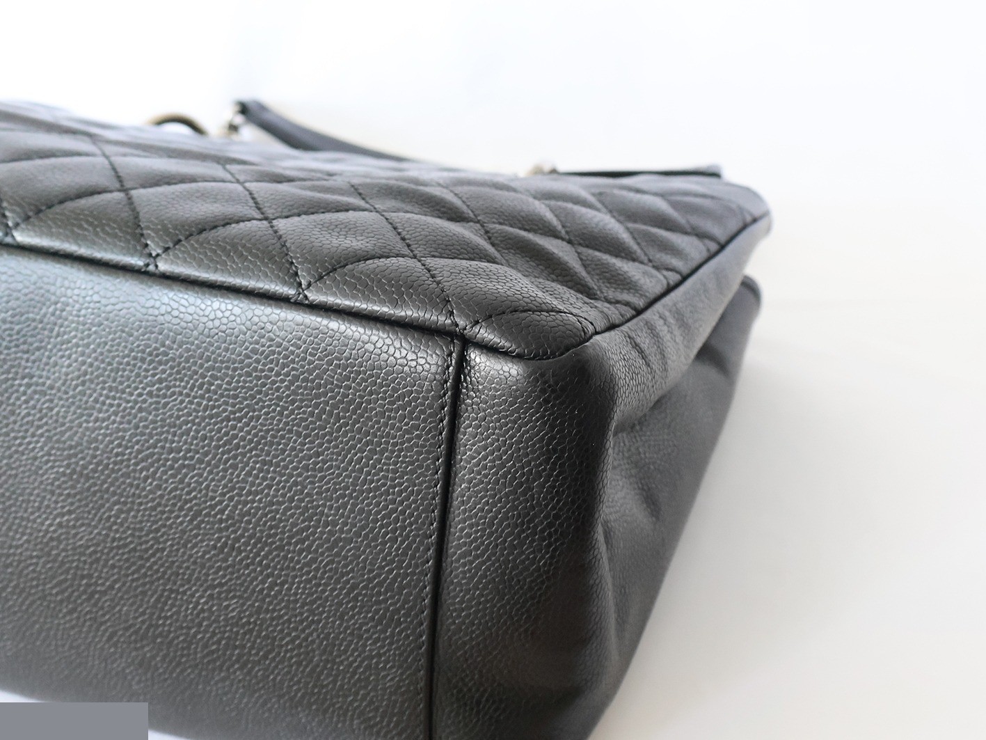 Caviar Skin GST Chain Tote Bag, Black — view 4