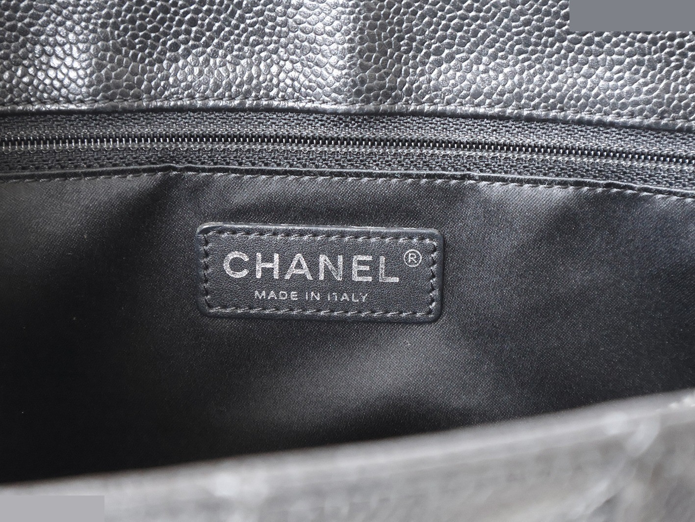 Caviar Skin GST Chain Tote Bag, Black — view 9