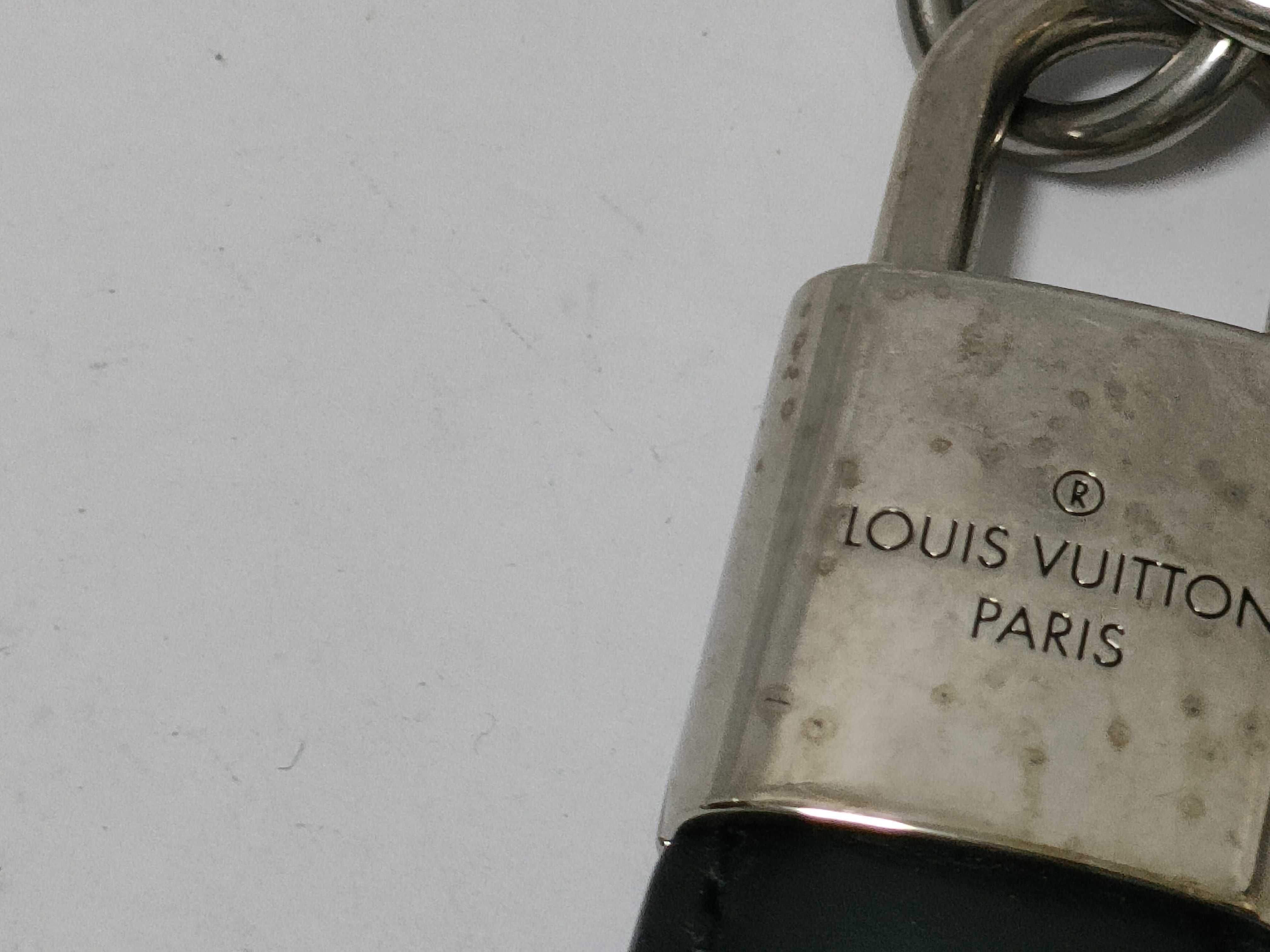 Leather Key Charm / LV Key Case & Key Holder — view 9