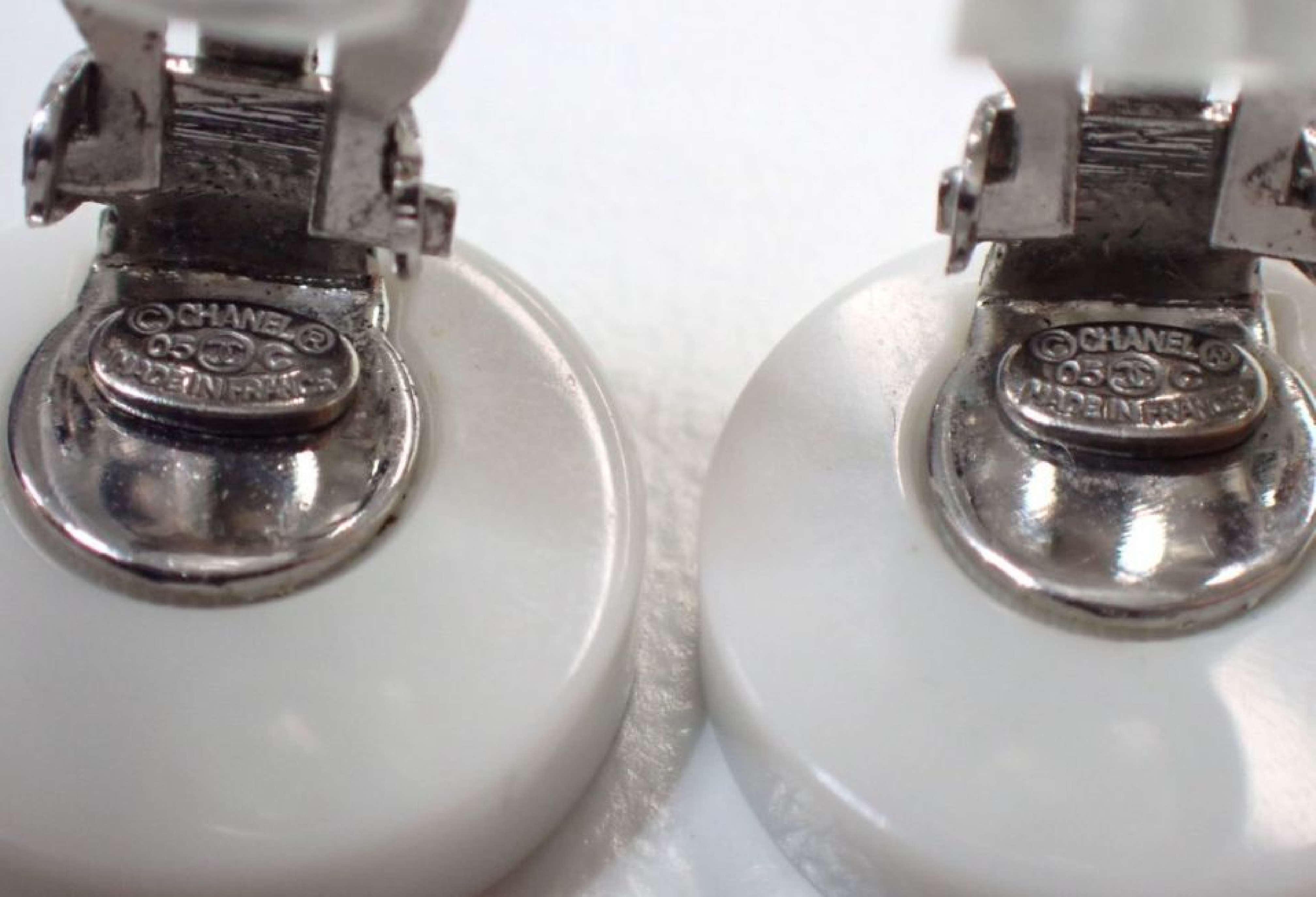 Coco Mark 05C GP x Resin Black x White Earrings — view 4