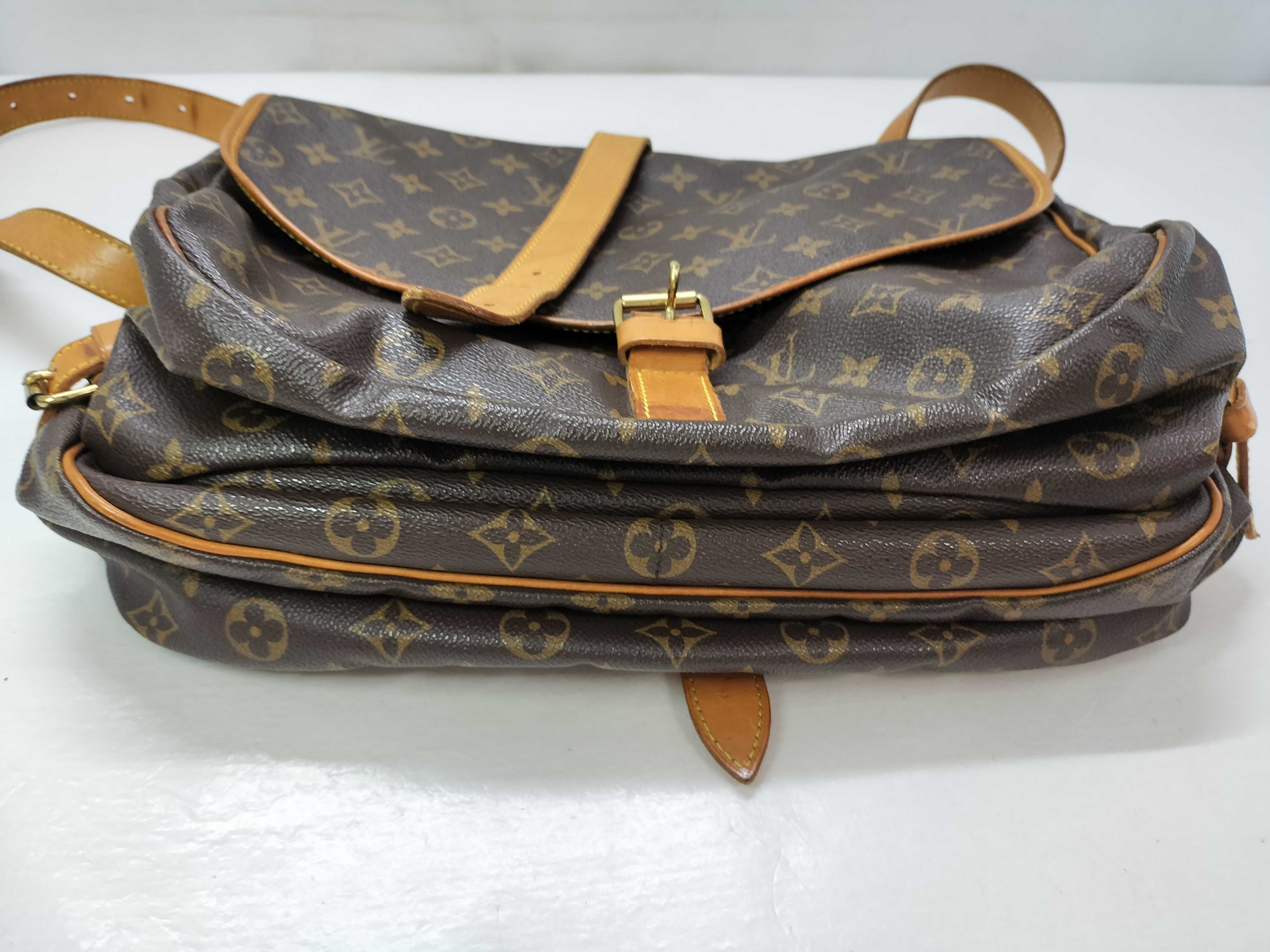 Monogram LOUIS VUITTON Saumur 35 M42254 Shoulder Bag — view 15