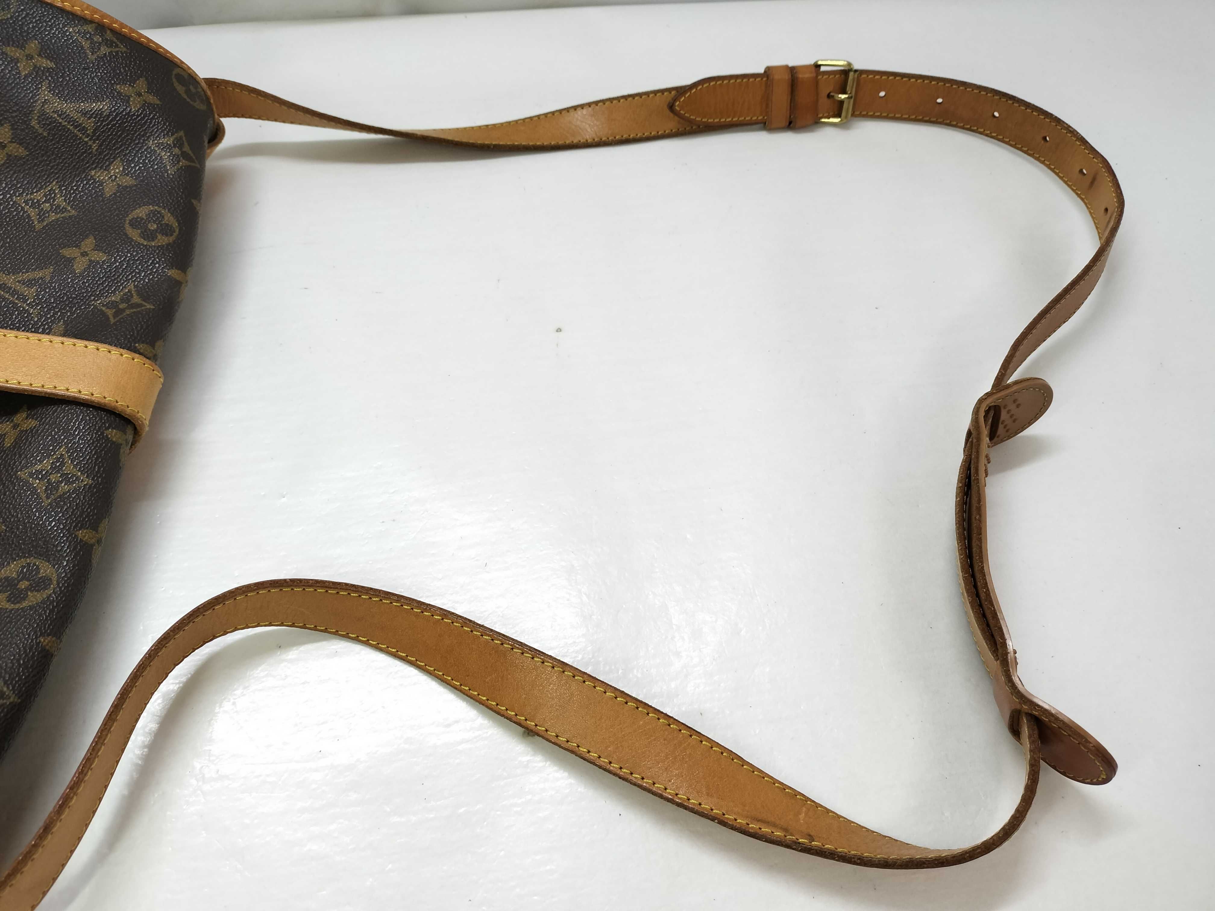 Monogram LOUIS VUITTON Saumur 35 M42254 Shoulder Bag — view 3