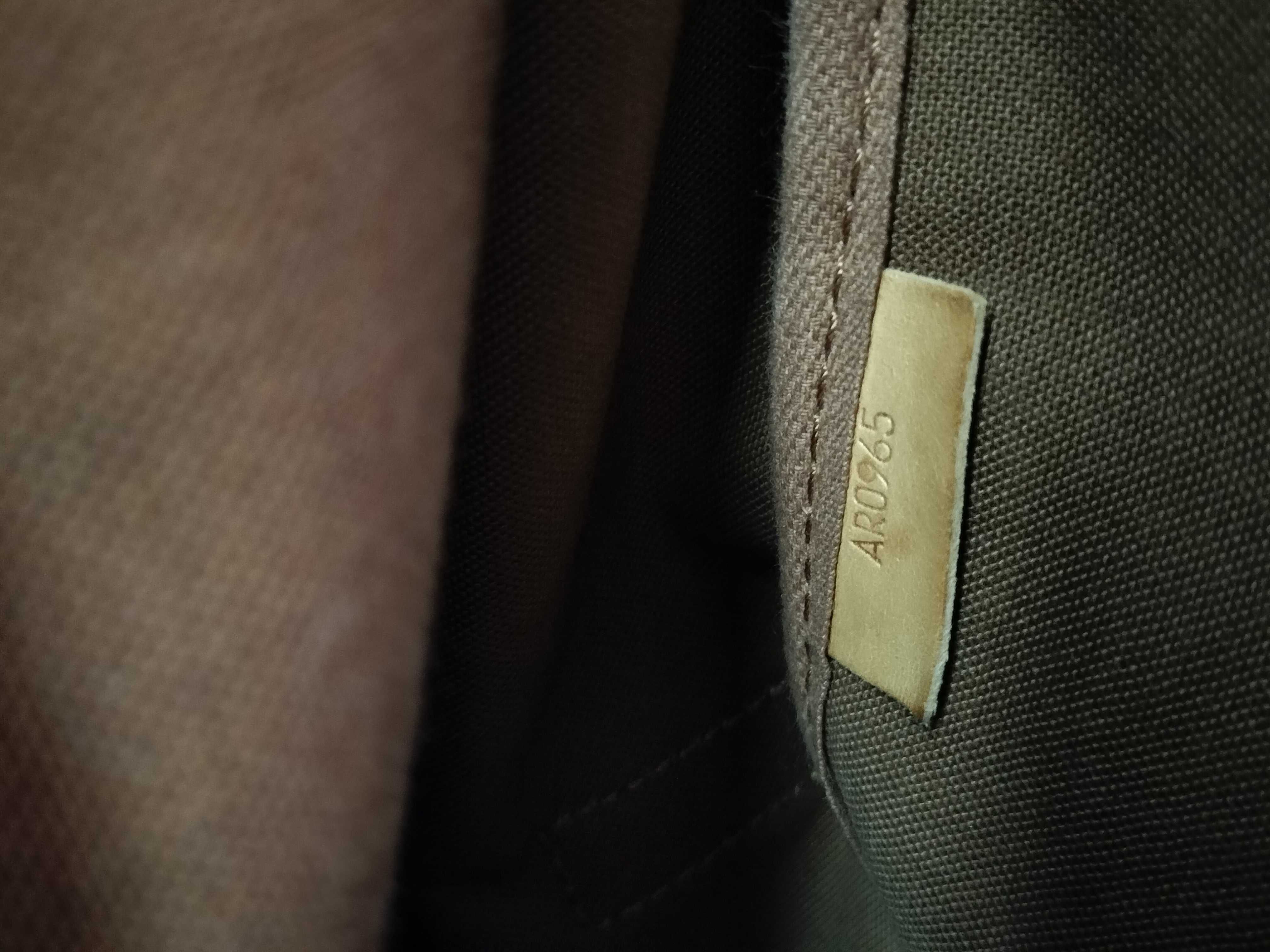 Monogram LOUIS VUITTON Saumur 35 M42254 Shoulder Bag — view 9