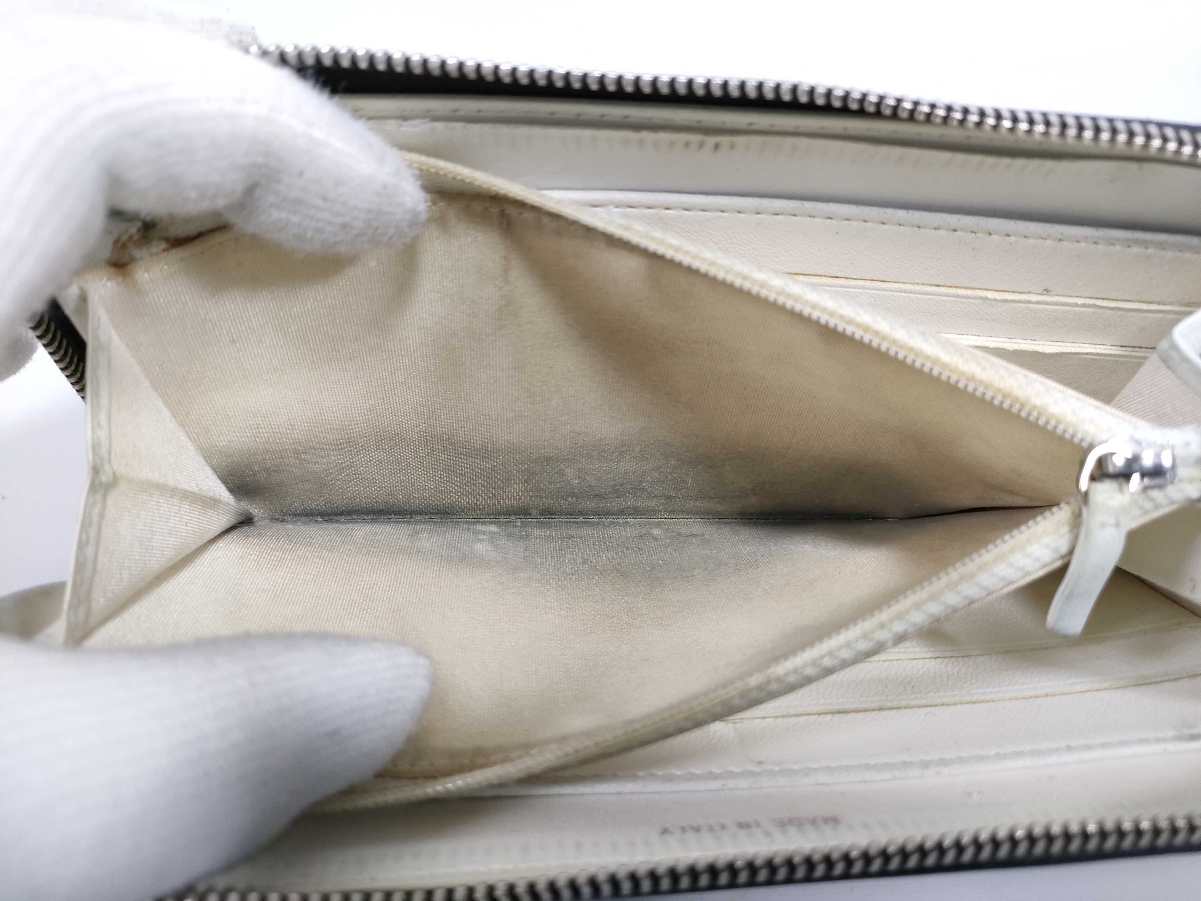 Calfskin Coco Mark Bicolor Round Zip Wallet — view 11