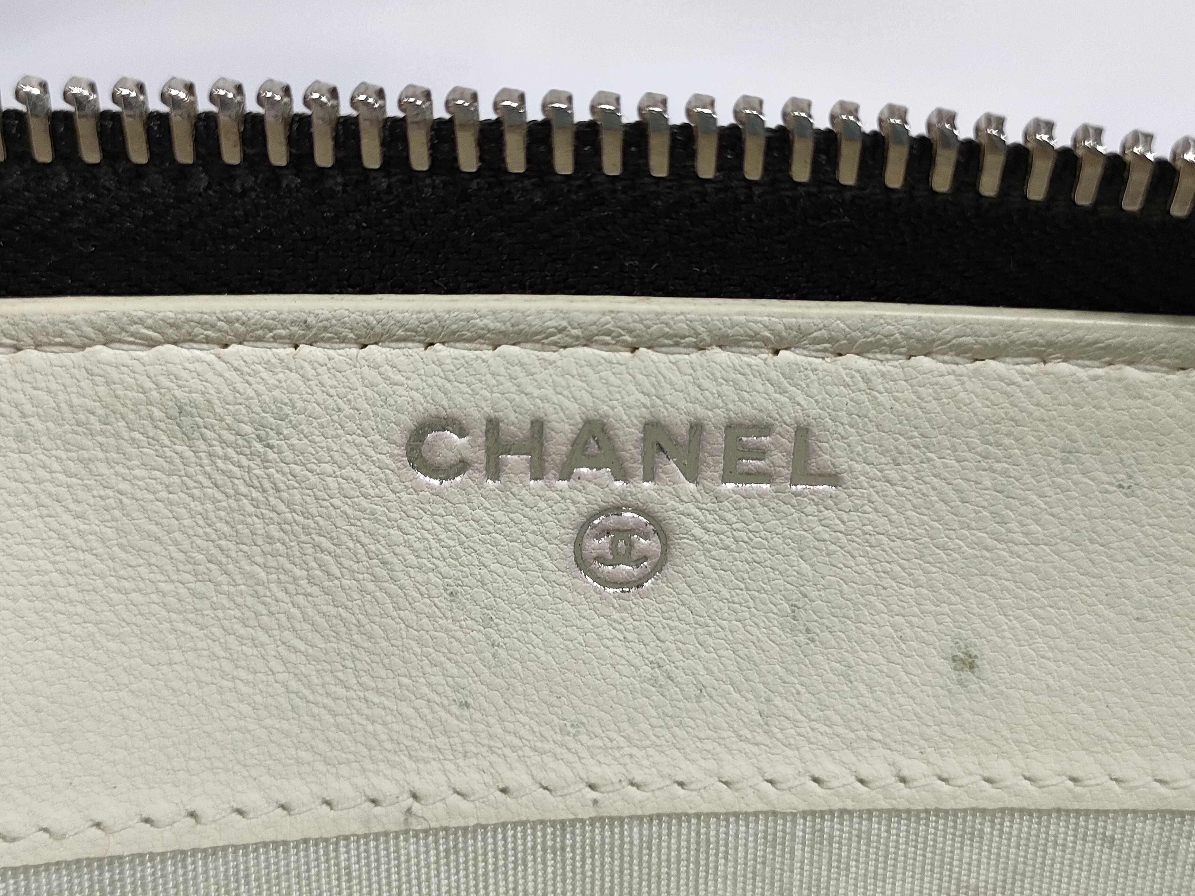 Calfskin Coco Mark Bicolor Round Zip Wallet — view 15
