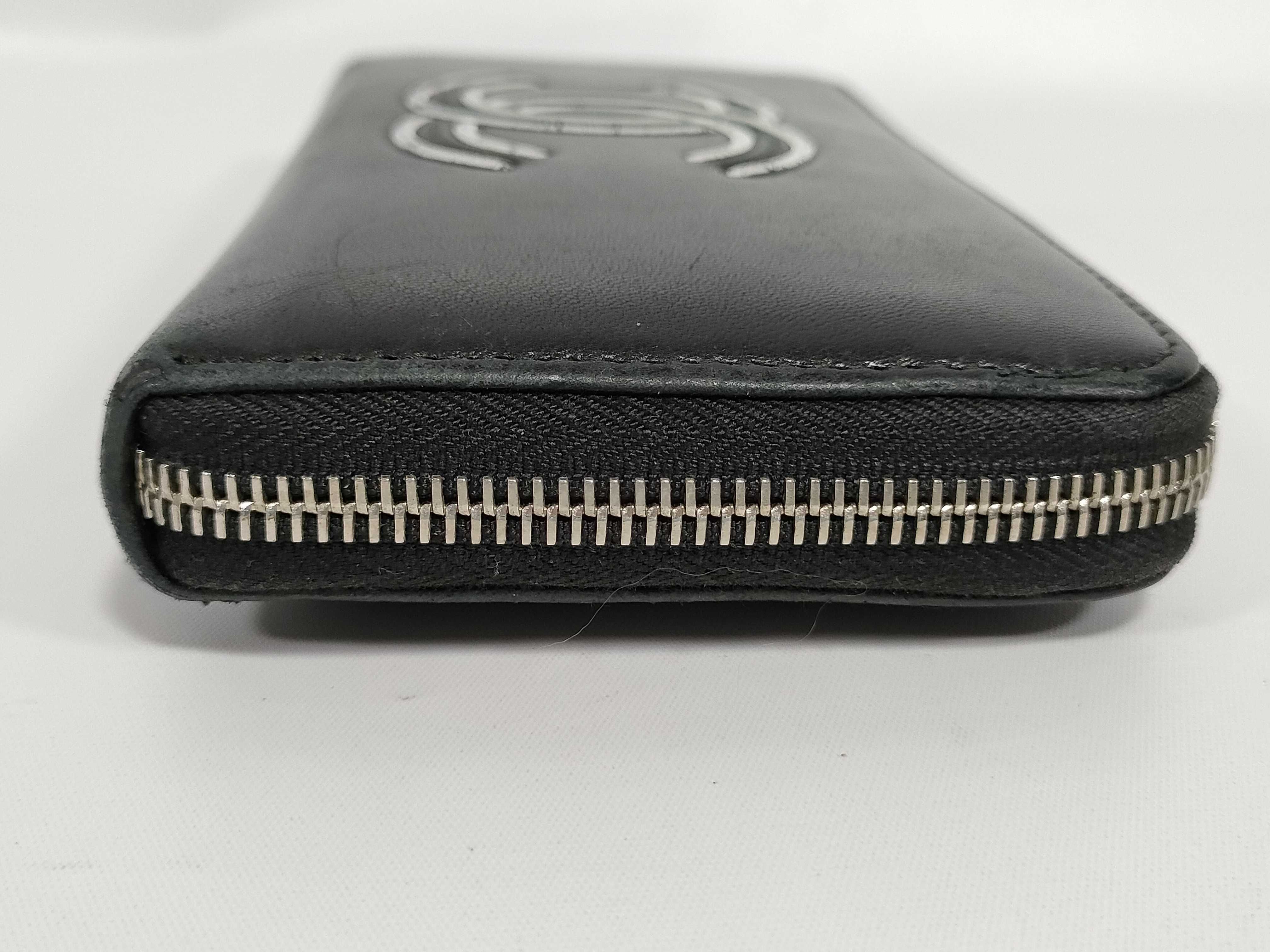 Calfskin Coco Mark Bicolor Round Zip Wallet — view 3