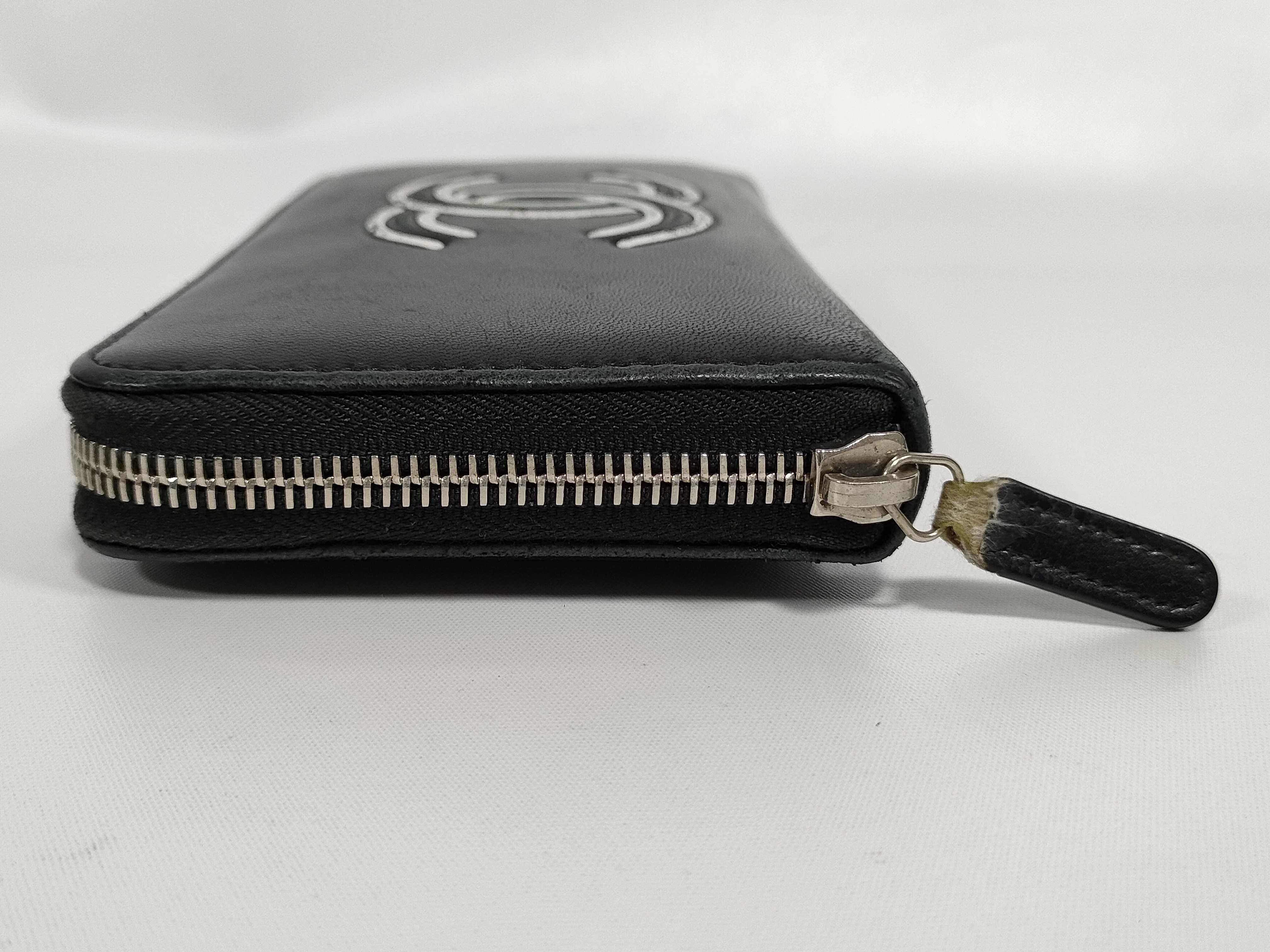Calfskin Coco Mark Bicolor Round Zip Wallet — view 6