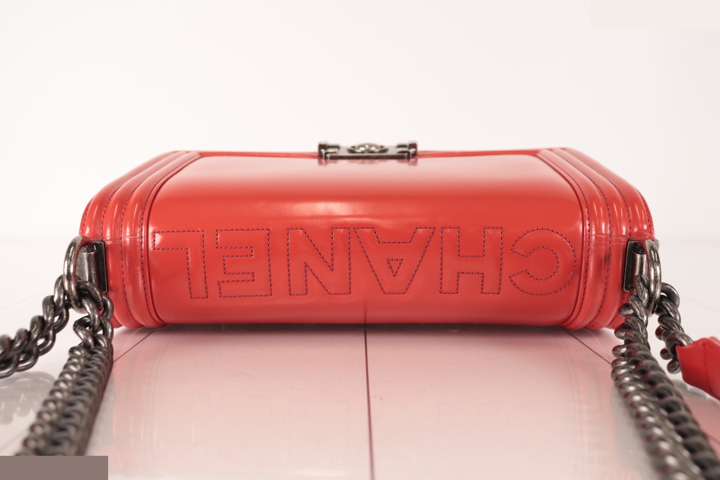 Boy Chanel patent leather chain shoulder bag, red, serial number 21 series. — view 6