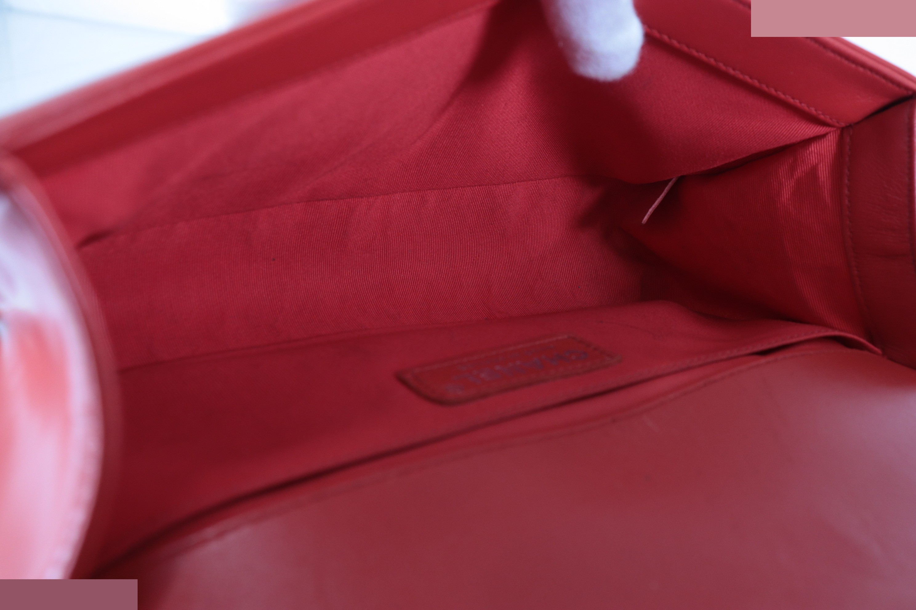 Boy Chanel patent leather chain shoulder bag, red, serial number 21 series. — view 9