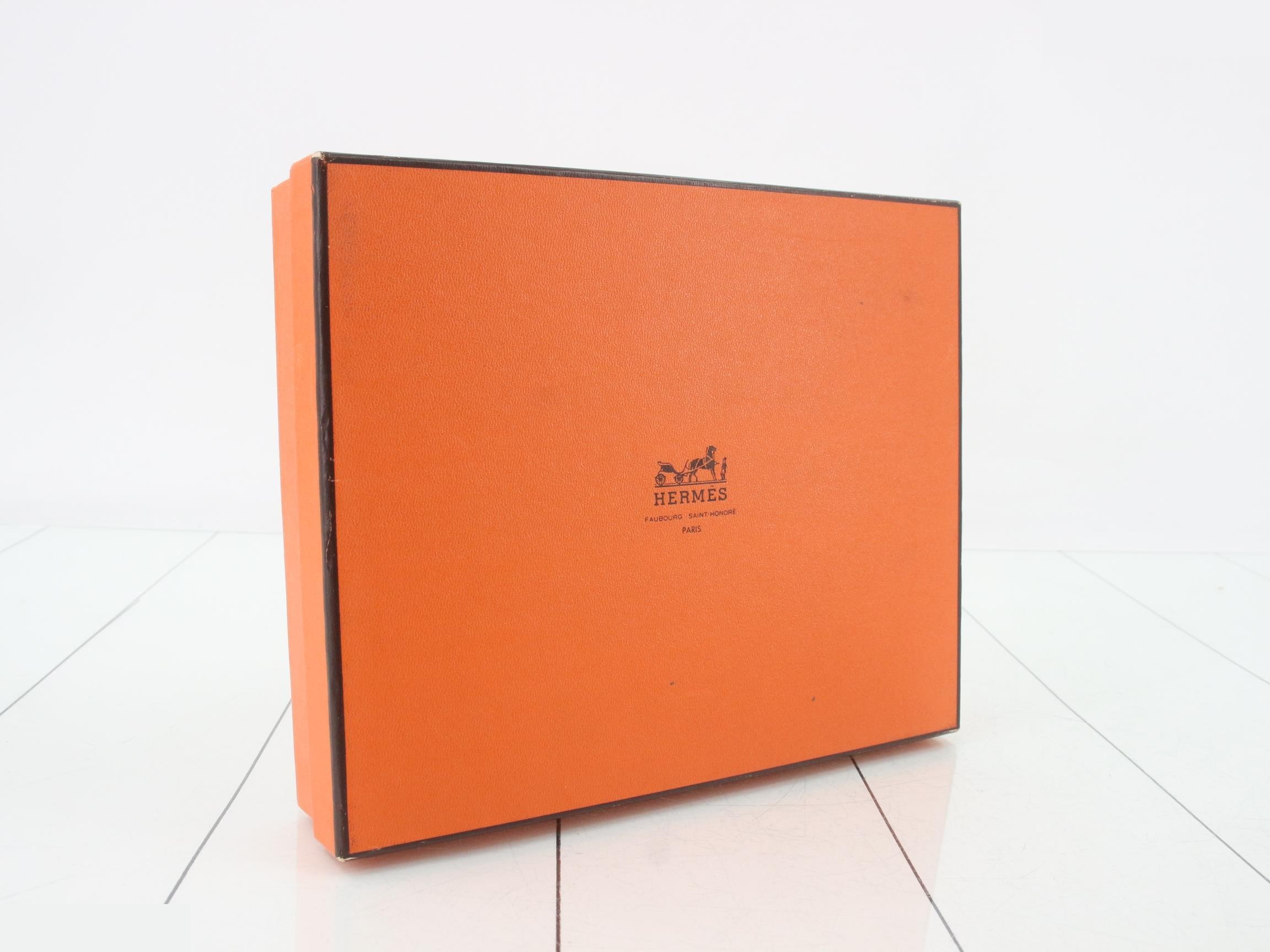 Bearn Soufflé Bi-fold Long Wallet, J Stamp — view 5