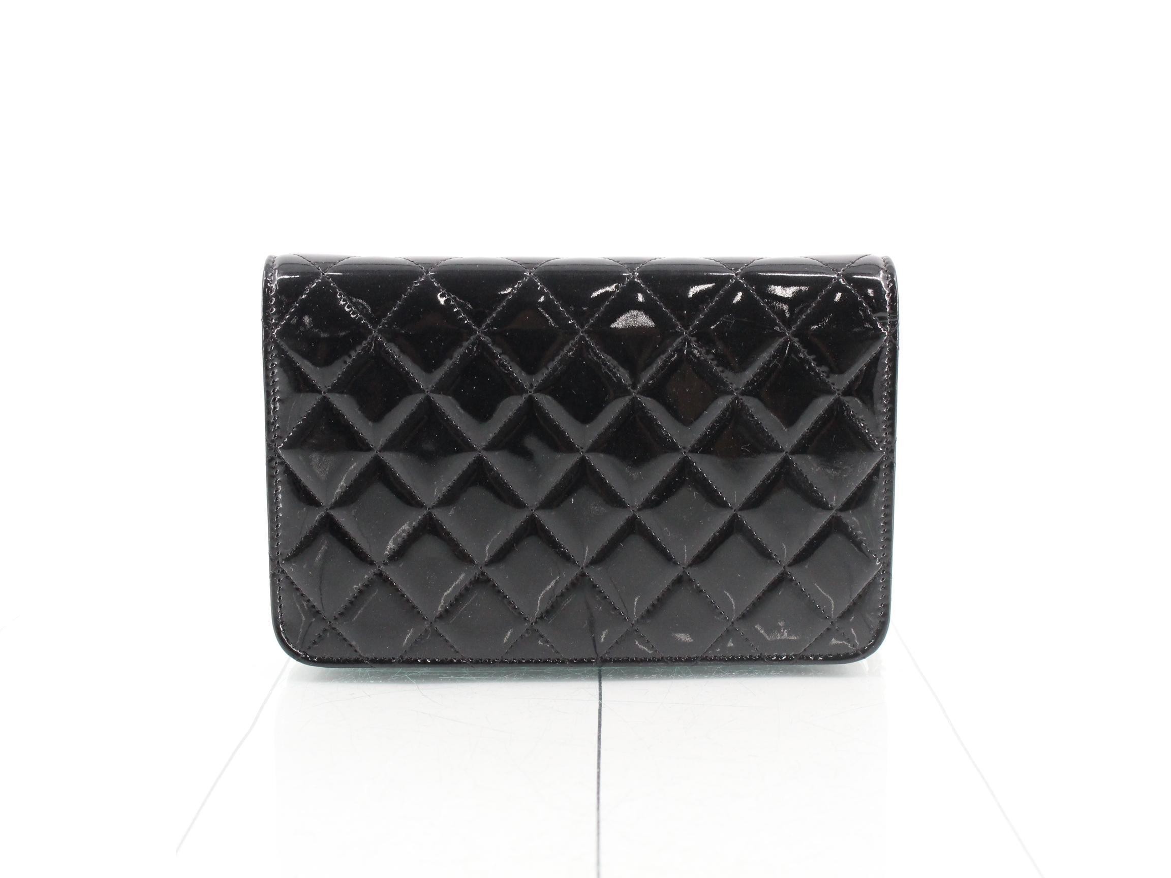 Chain wallet, patent leather, black — view 2